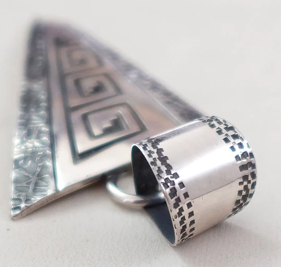 navajo-silver-symbols-overlay-pendant-teller-1077K-2.png