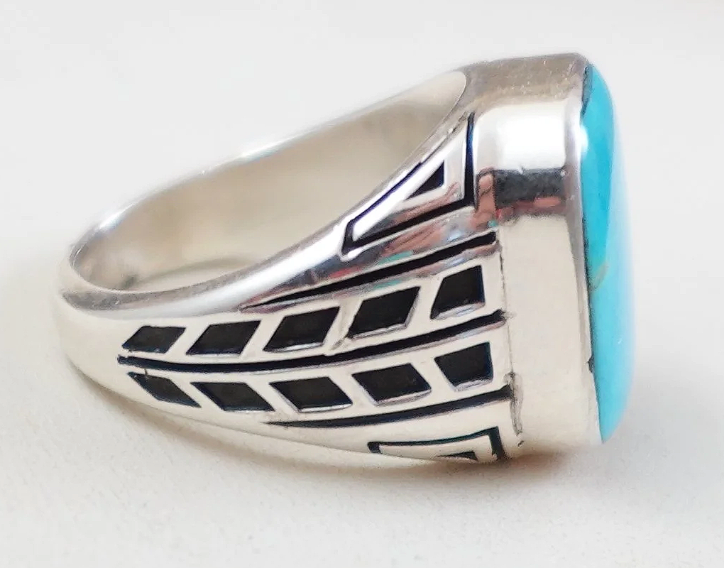 mens-navajo-kingman-turquoise-silver-ring-sz-11-1074B-4.png