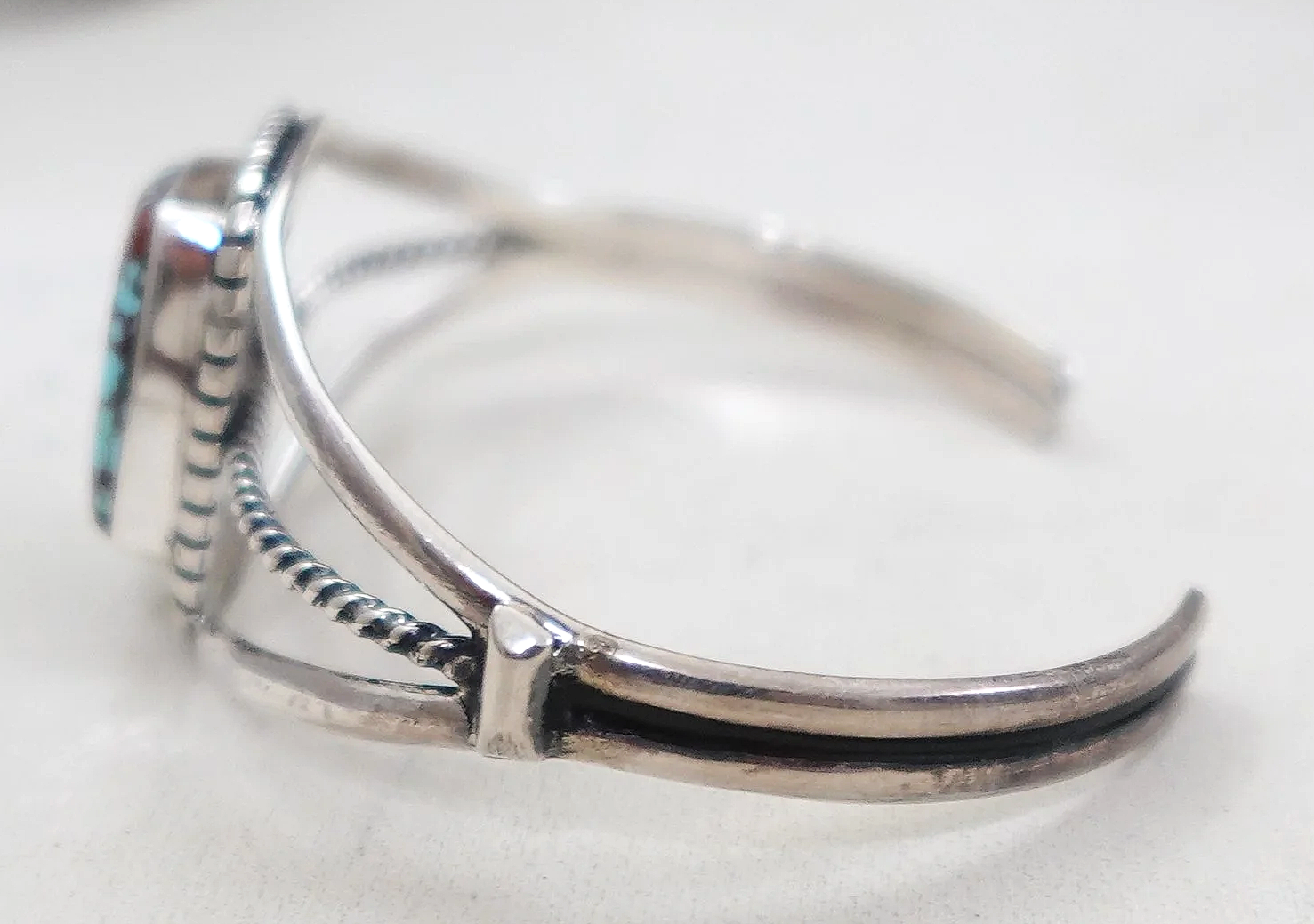 navajo-royston-turquoise-silver-bracelet-1073B-2.png