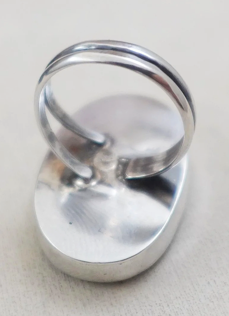 womens-navajo-kingman-silver-ring-teller-1068W-3.png