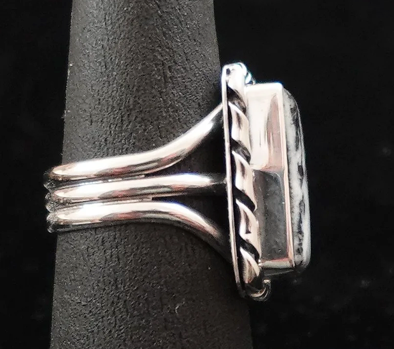 navajo-rectangle-white-buffalo-silver-rings-1076B-1.png