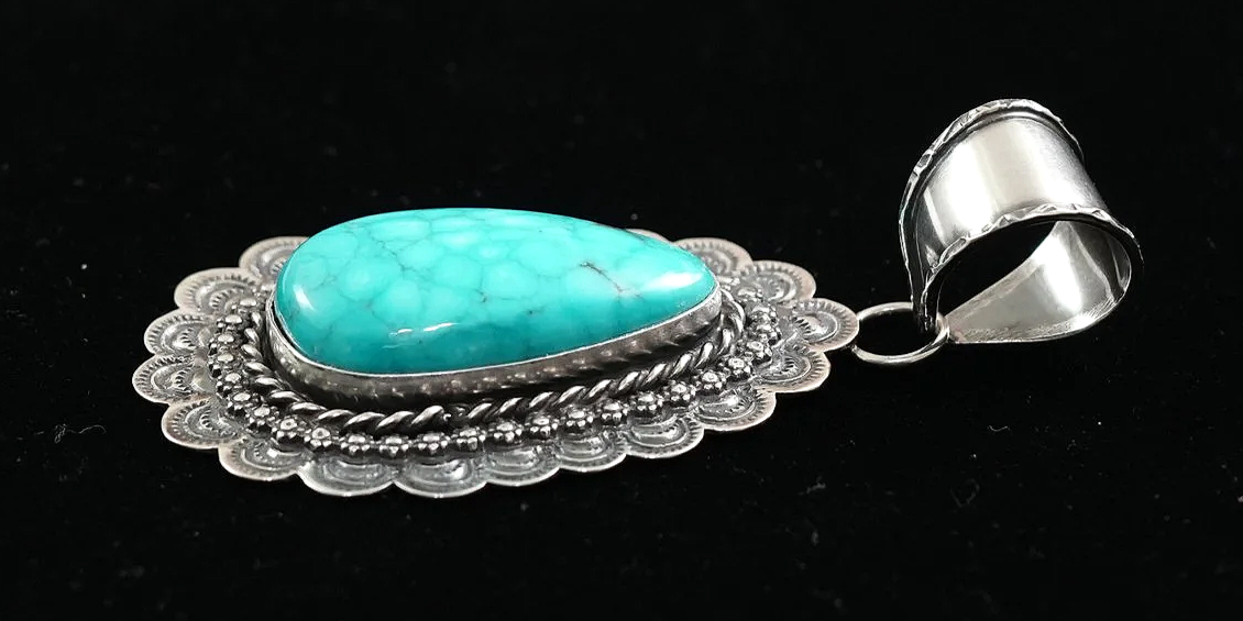 navajo-carico-lake-turquoise-sterling-silver-pendant-teller-1083M-1.png