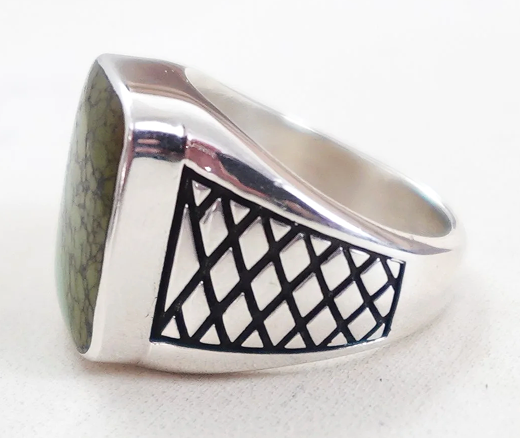 mens-navajo-turquoise-sterling-silver-ring-sz-10-1074R-2.png