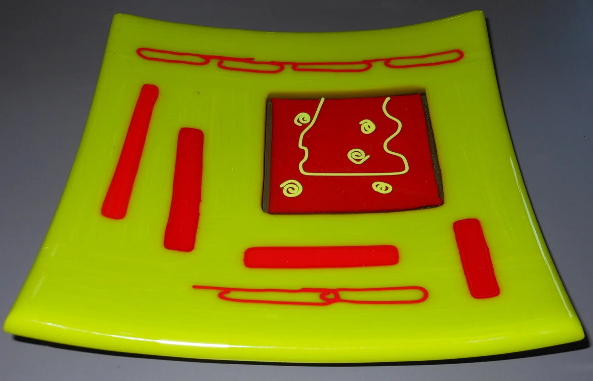 strip-cut-fused-glass-plate.jpg