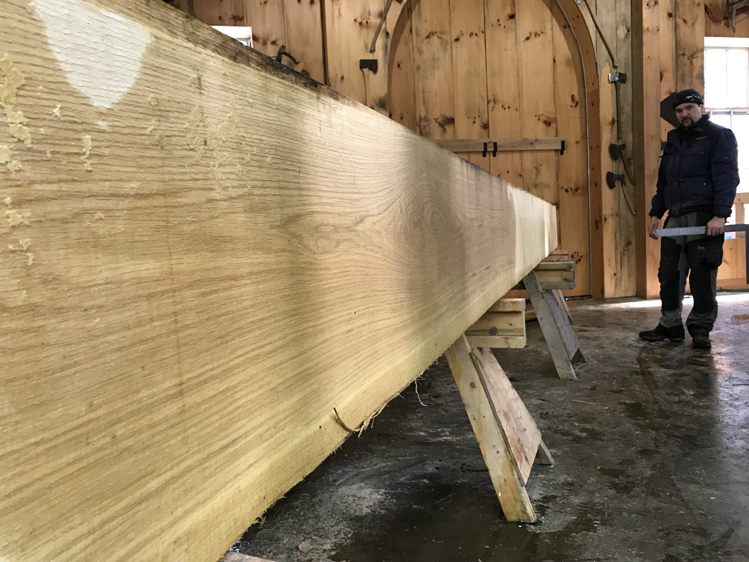 Clear 9 x 16 x 22' white oak timber