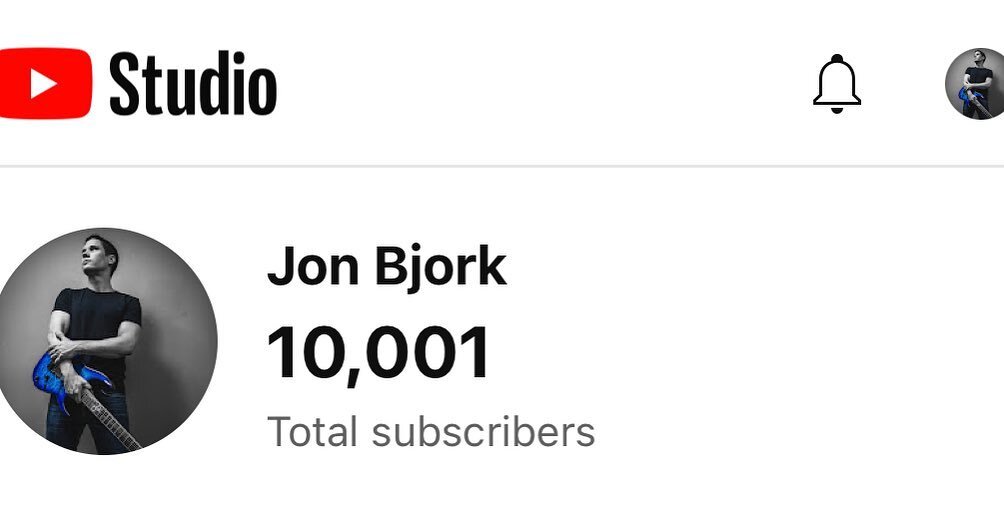 Big thank you to 10 001 guitar nuts and counting😊🍾🥳🎉