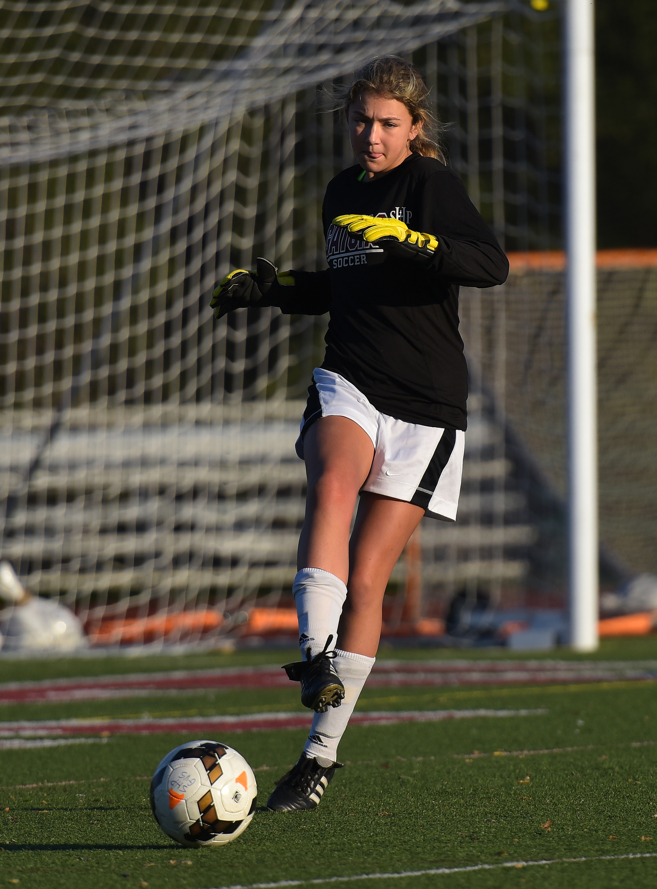 SAINT IGNATIUS VS SACRED HEART PREP INTERLEAGUE SOCCER WINTER 2015_3204.jpg