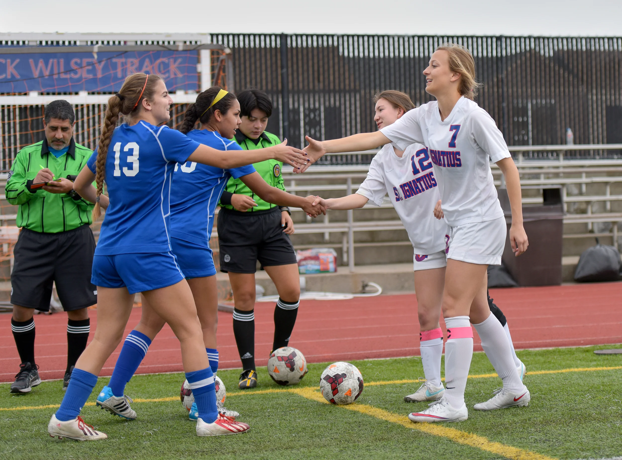 SAINT IGNATIUS VS PRESENTATION WCAL SOCCER 2015 PHOTO NOEL DANSECO_4657.jpg