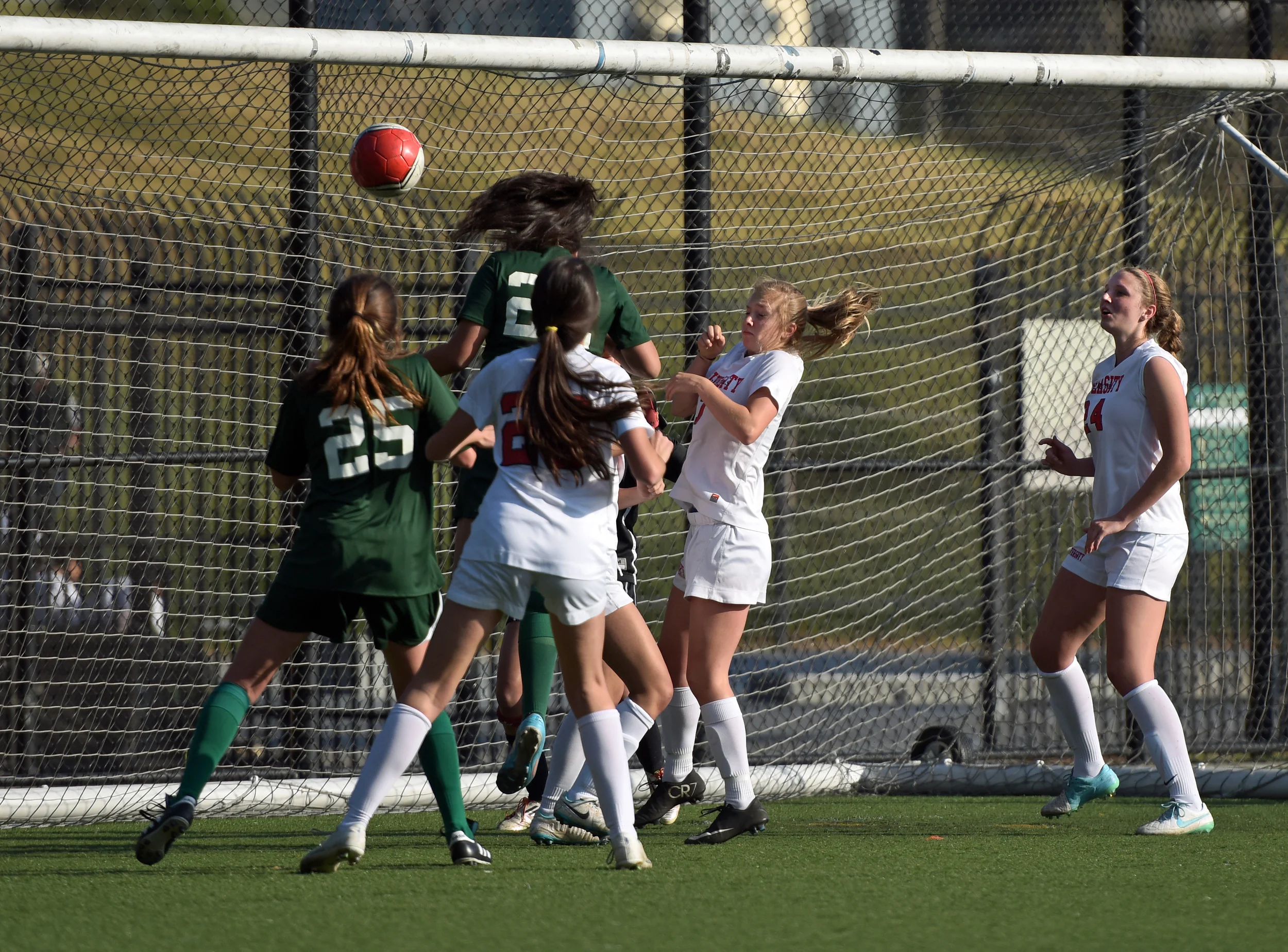 SF UNIVERSITY VS DRAKE NCS SOCCER 2015 Photo Noel Danseco_0853.jpg