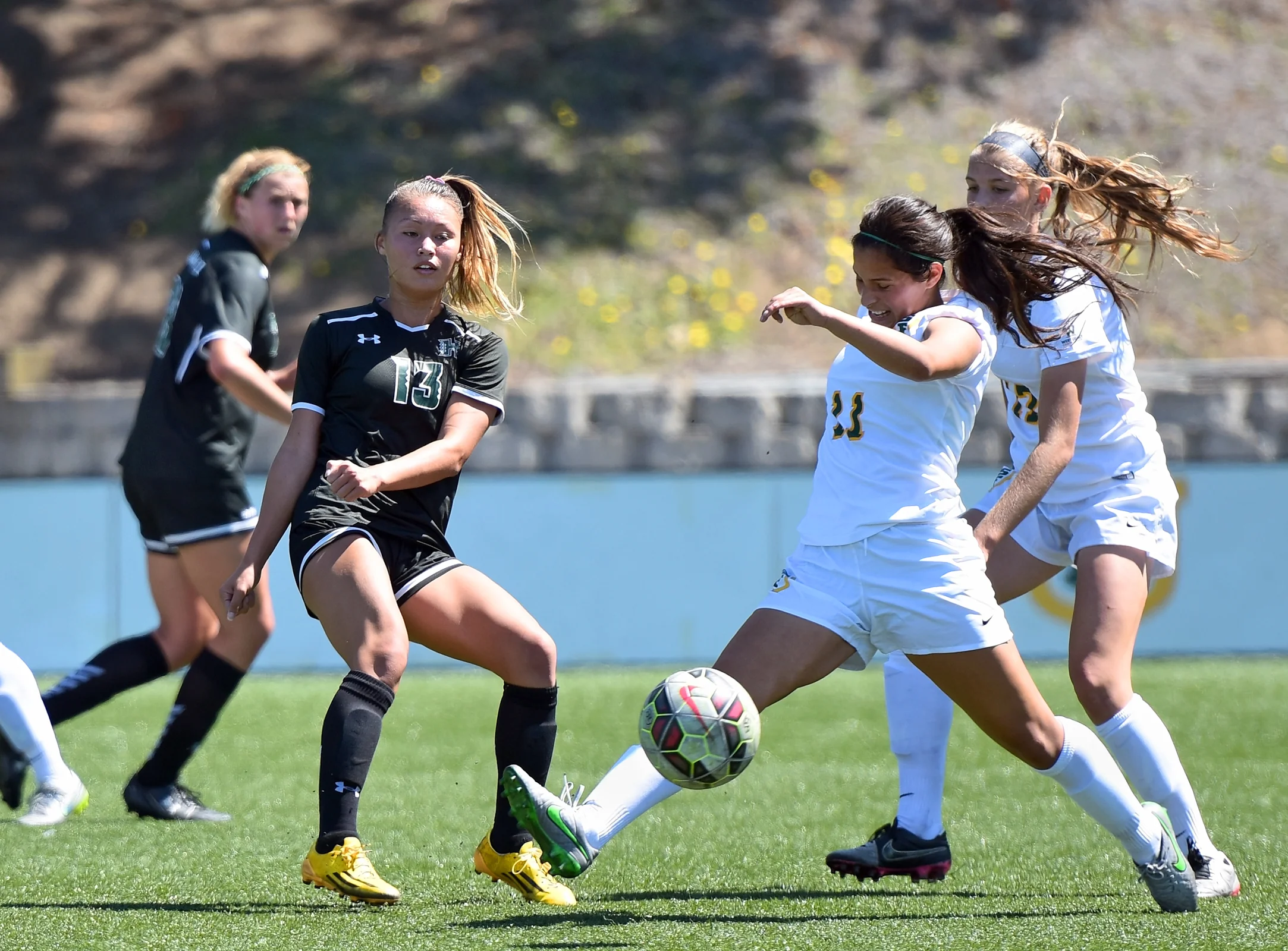 UNIVERSITY OF SAN FRANCISCO USF VS UNIVERSITY OF HAWAII NCAA WOMEN'S SOCCER 2015_8182.jpg