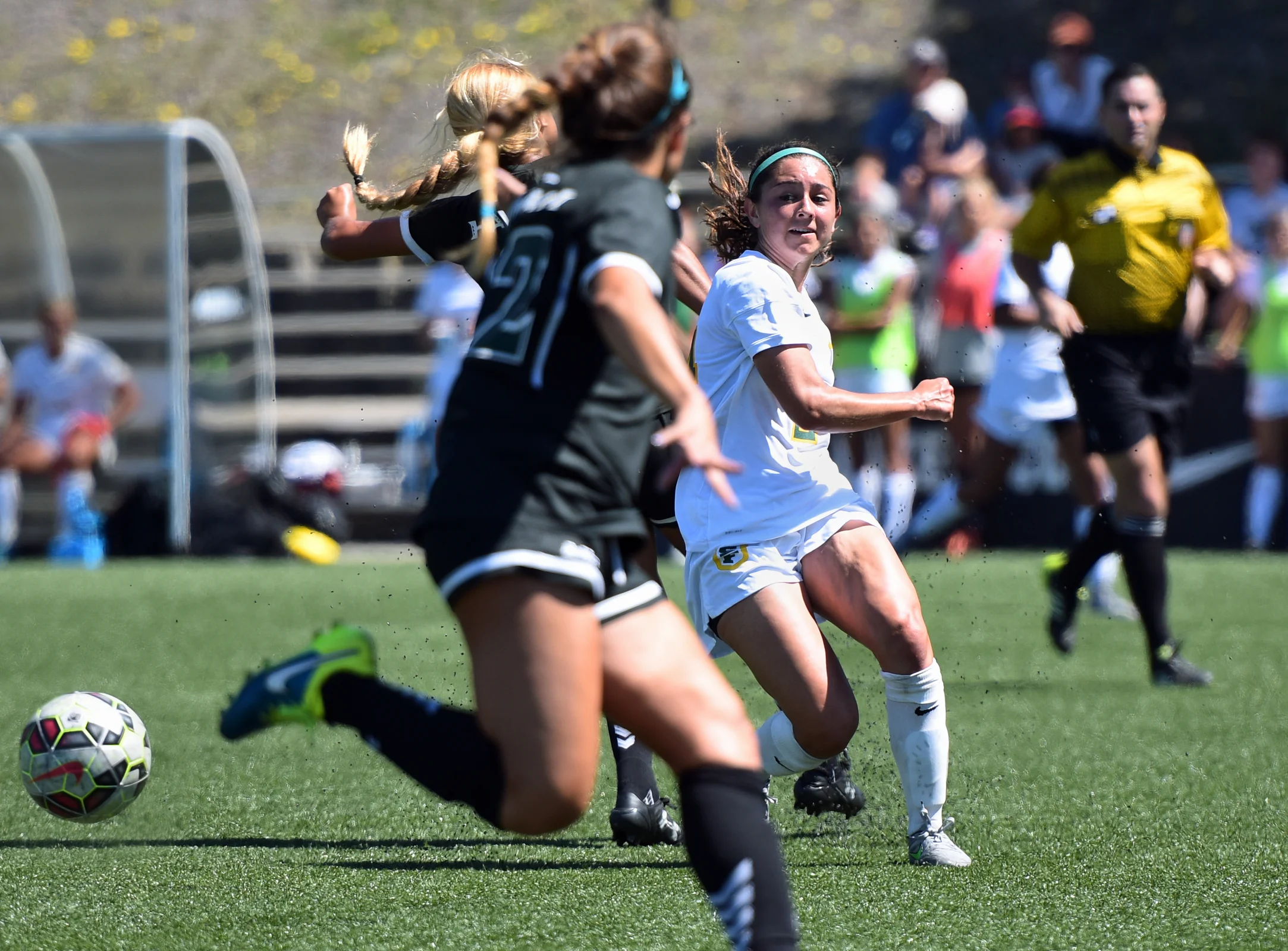 UNIVERSITY OF SAN FRANCISCO USF VS UNIVERSITY OF HAWAII NCAA WOMEN'S SOCCER 2015_8076.jpg