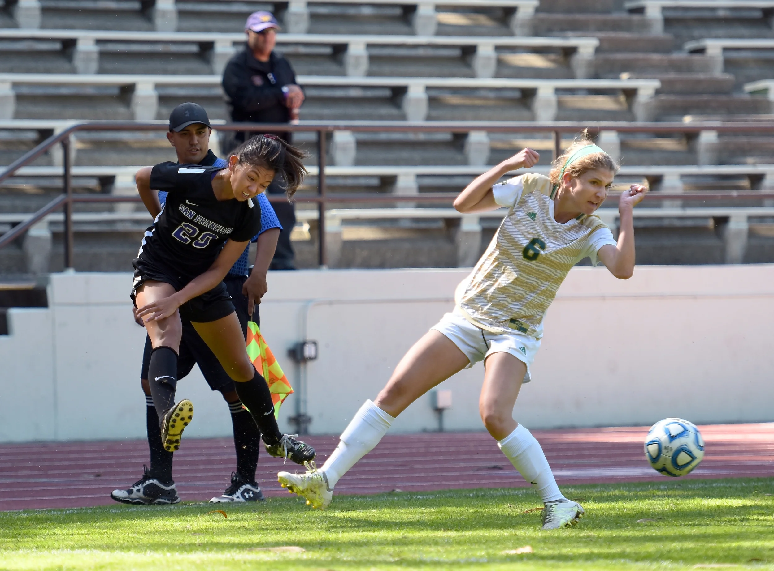 SF STATE U VS HUMBOLDT STATE U NCAA WOMENS SOCCER 2015 Photo Noel Danseco_3997.jpg