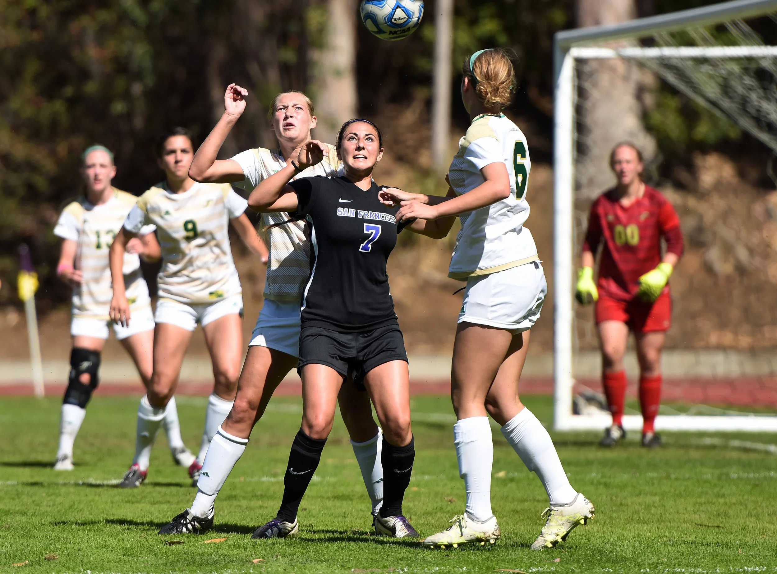 SF STATE U VS HUMBOLDT STATE U NCAA WOMENS SOCCER 2015 Photo Noel Danseco_4048.jpg