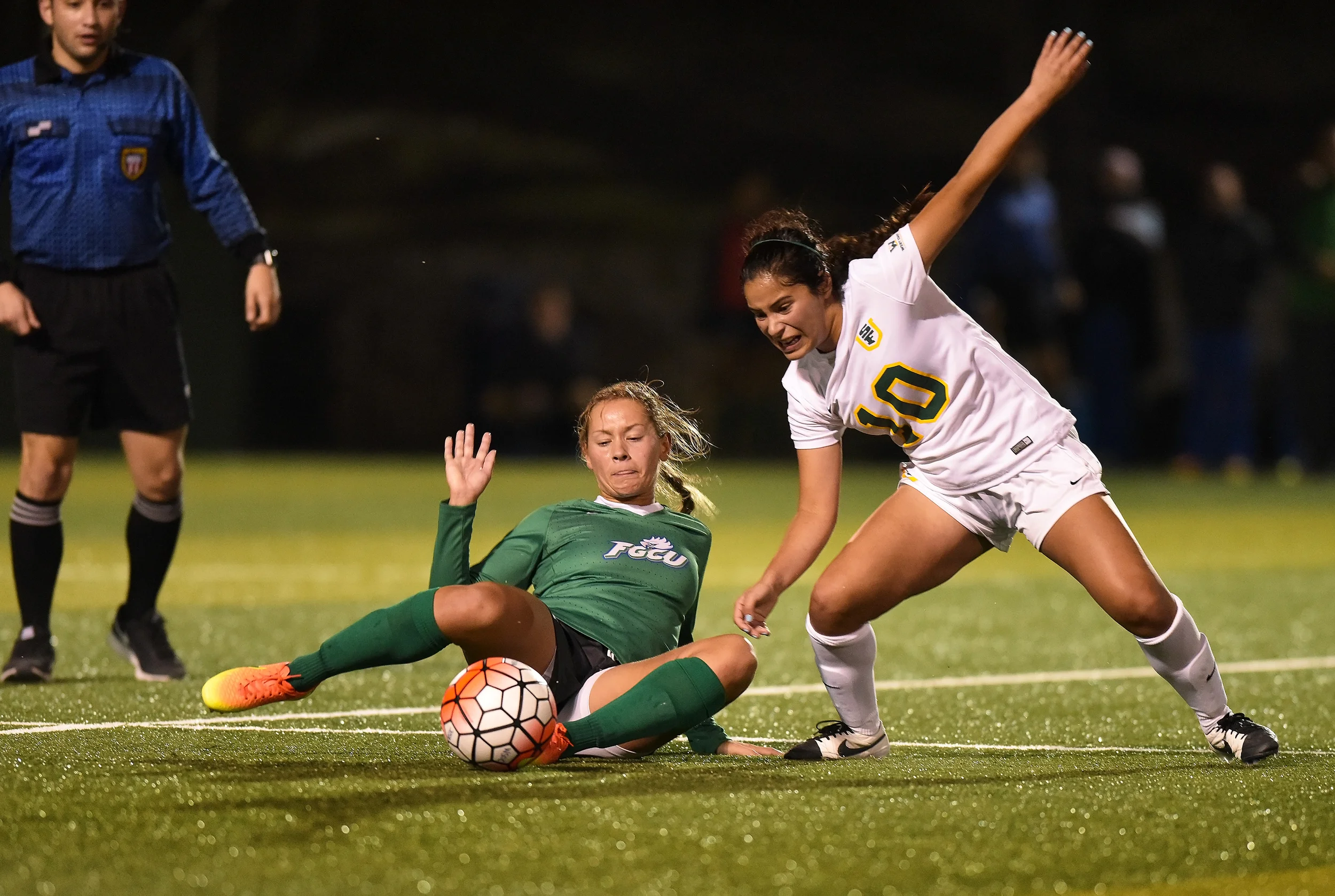 ND_WSOC_081916 USF DONS vs FLORIDA GULF COAST 2016 Photo Noel Danseco_8605.jpg