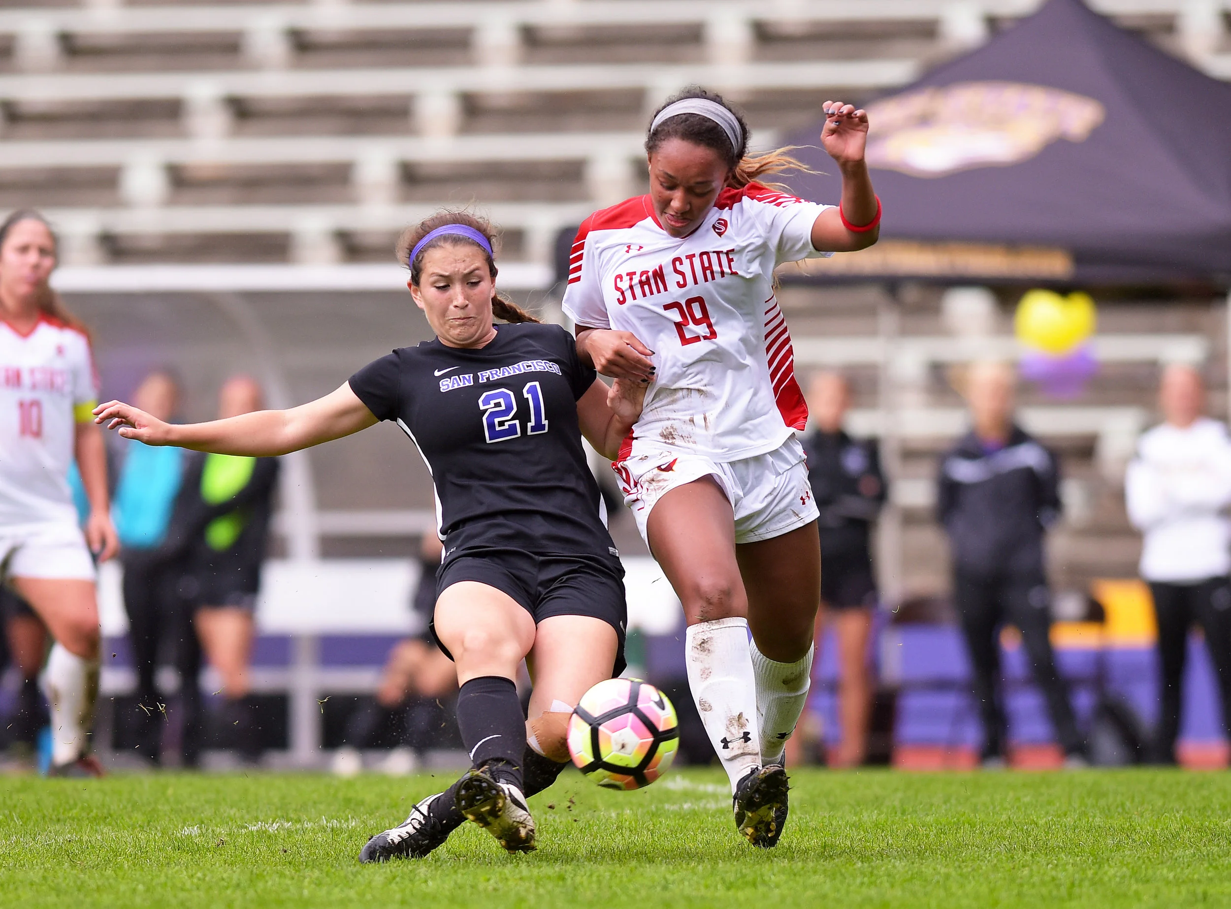 SF STATE VS STANISLAUS STATE NCAA WOMEN'S SOCCER 2016 Photo Noel Danseco_0996.jpg