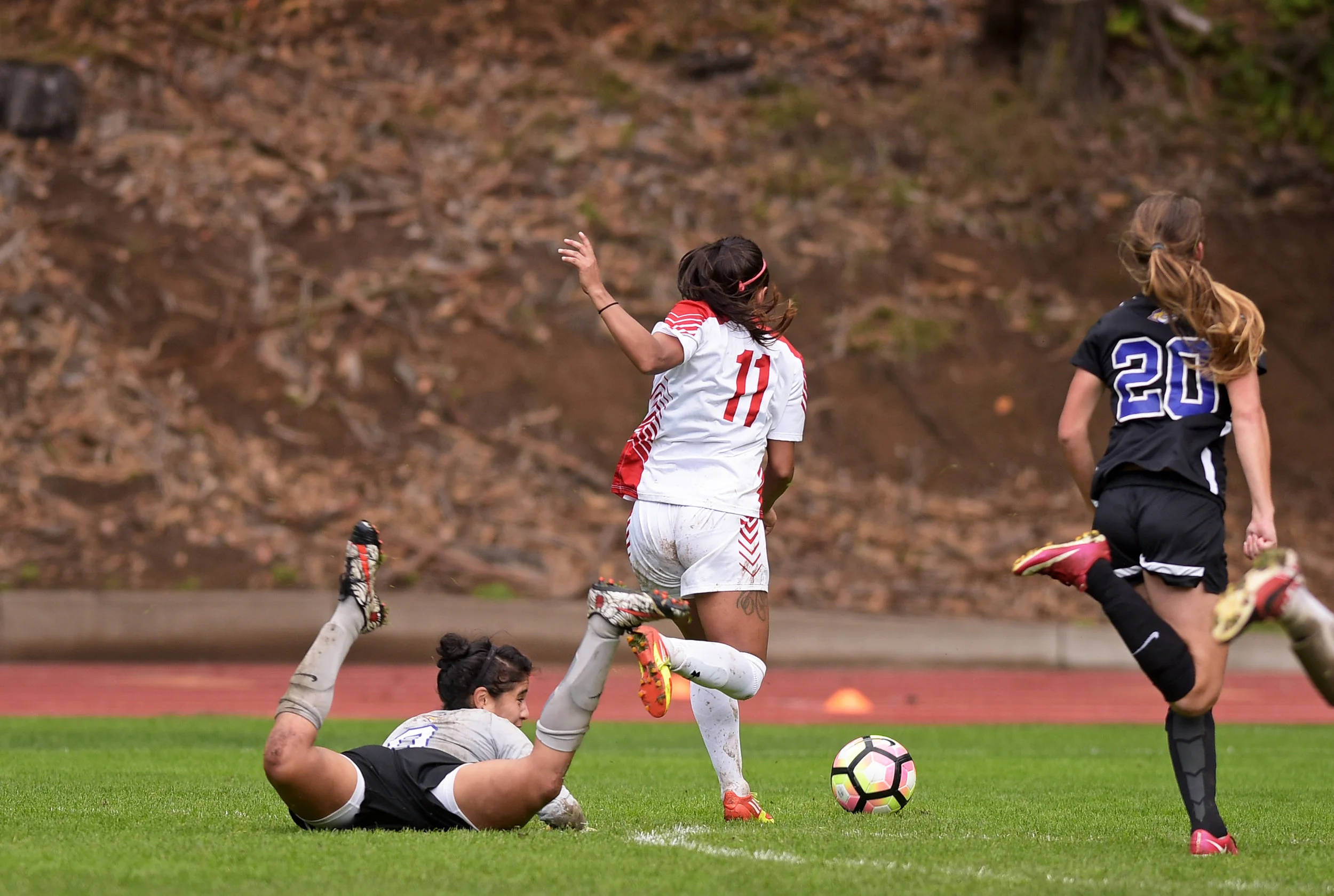 SF STATE VS STANISLAUS STATE NCAA WOMEN'S SOCCER 2016 Photo Noel Danseco_1415.jpg