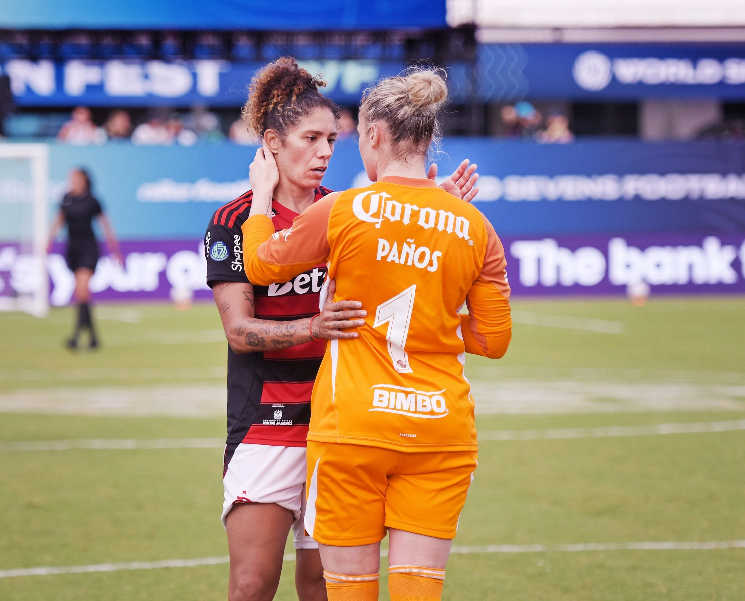 WORLD SEVENS FOOTBALL NORTH AMERICA 2025 3RD PLACE MATCH CLUB AMERICA vs FLAMENGO SANDRA PANOS + CRISTIANE Photo Noel Danseco_6610.jpg