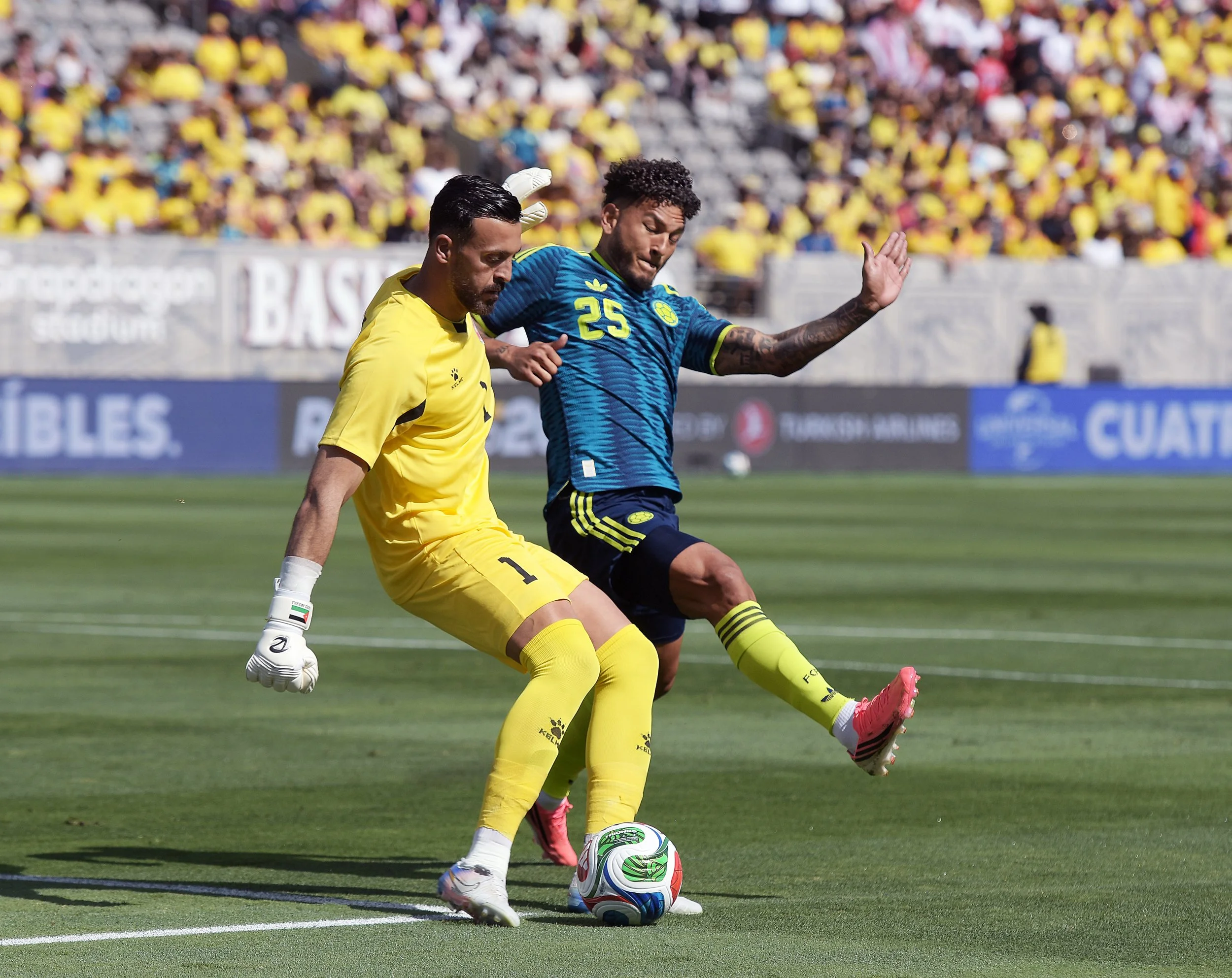 COLOMBIA vs JORDAN FIFA WORLD CUP 26 WARMUP YAZEED ABULAILA + LUIS JAVIER SUAREZ Photo Noel Danseco_9040.jpg