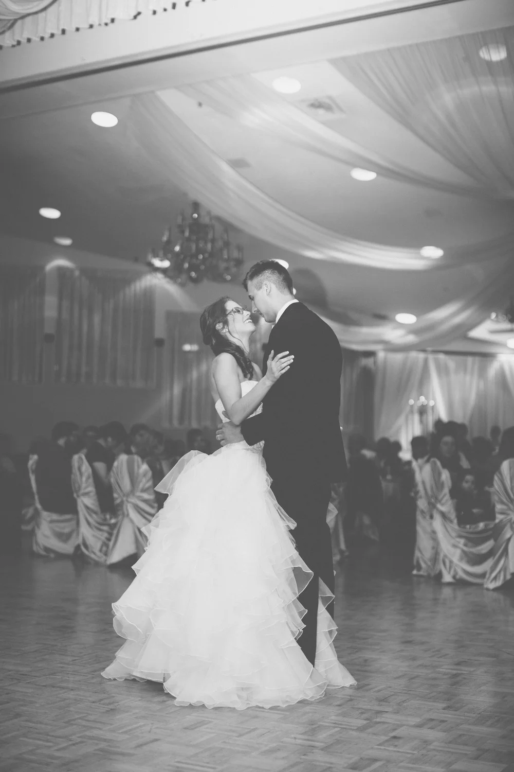 Nikolay &amp; Shayla's Glamorous Hamilton Wedding at Carmens Banquet