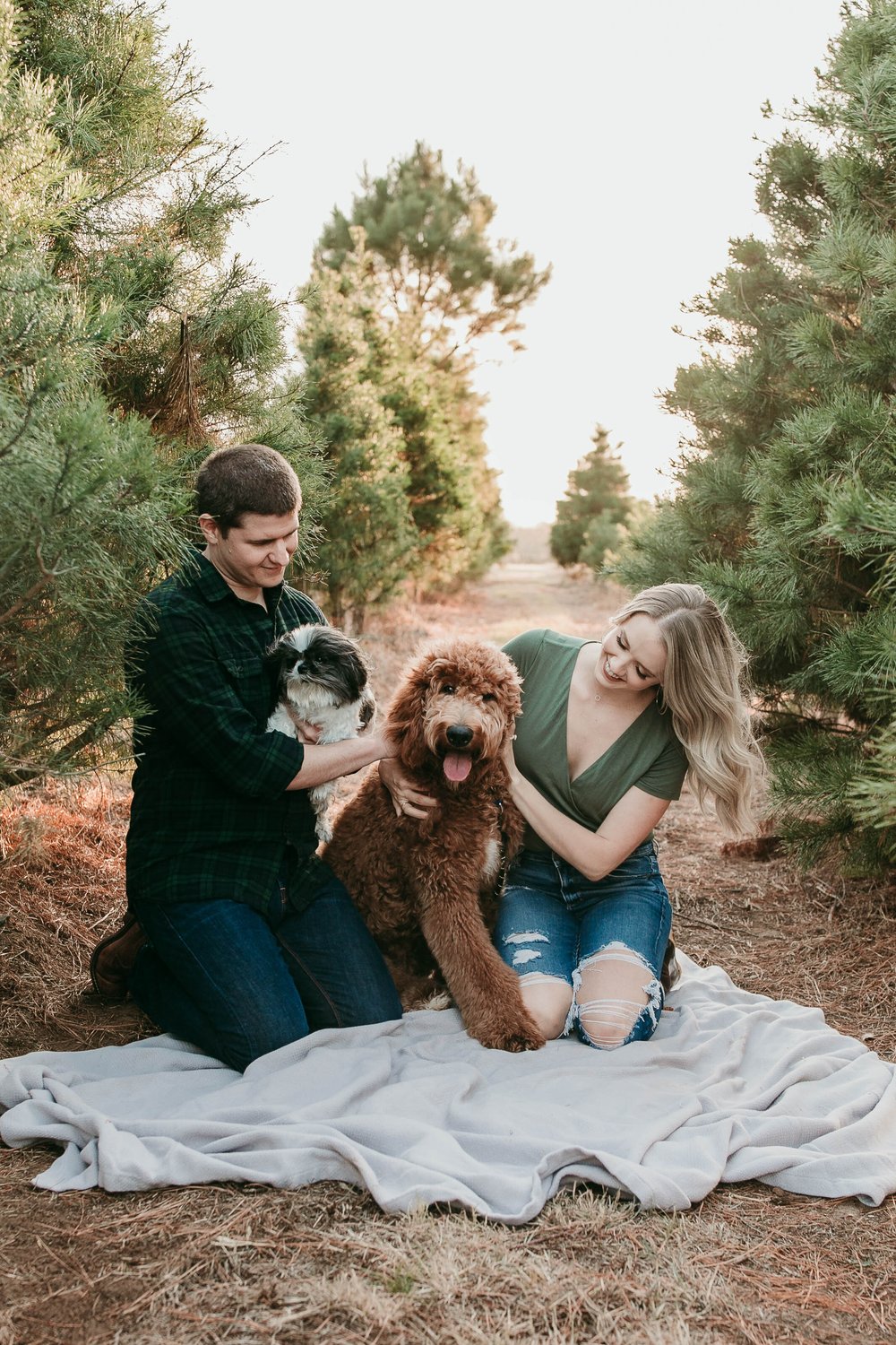 Jennifer \u0026 Bryan - Portraits at Evergreen Tree Farm — Austin Wedding  Photographer | Alexandra White Photo, image size:1000x1500