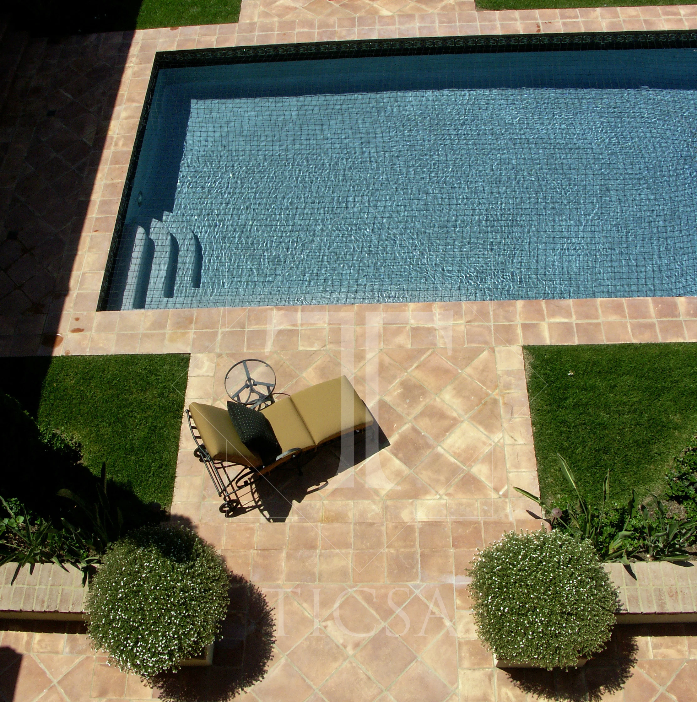Photo# XT-002