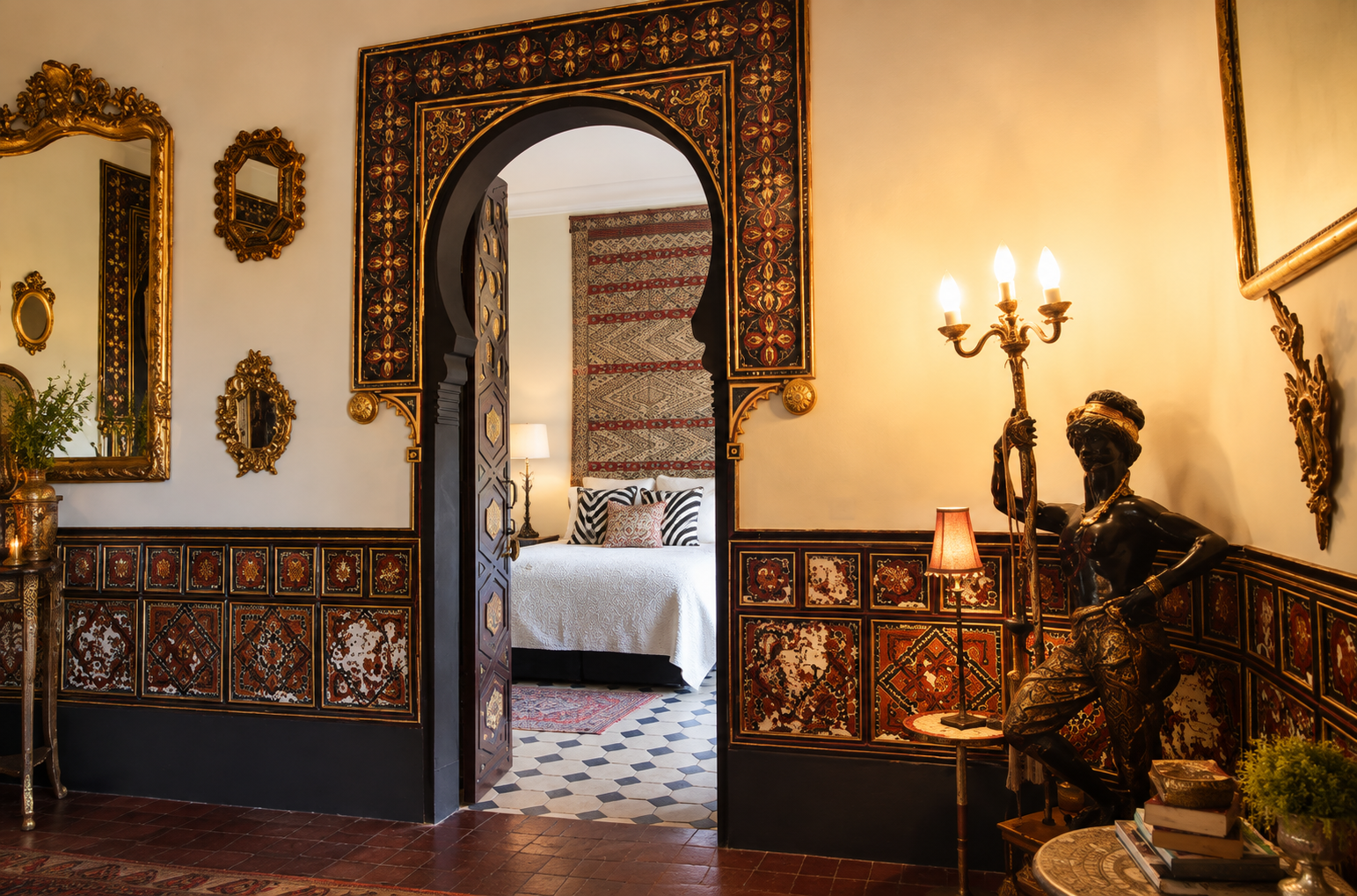 Main villa hallway to bedroom.png