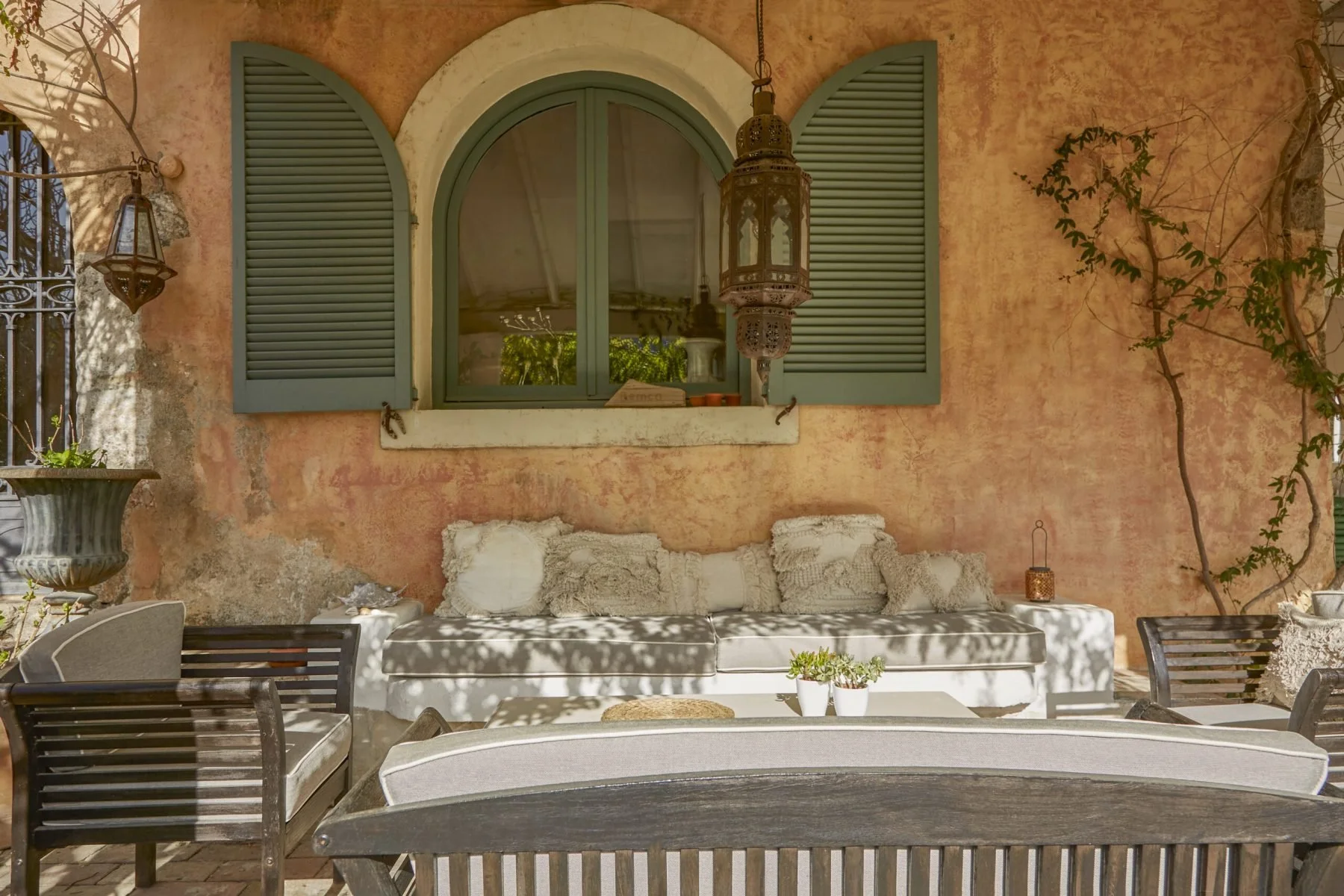 Poolhuis-terras-en-En-Vogue-2020-Manor-House-Masia-Nur-PhotograVics-4-scaled.jpg