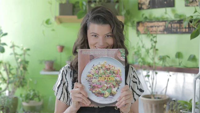 Making broth is the base of so many recipes within my newly released book, SUGARDETOXME: 100+ Recipes to Curb Cravings and Take Back Your Health . 