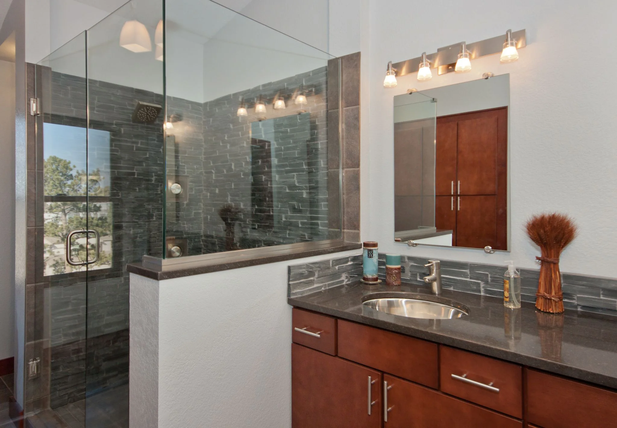 Vanity Short View with Shower (2).jpg