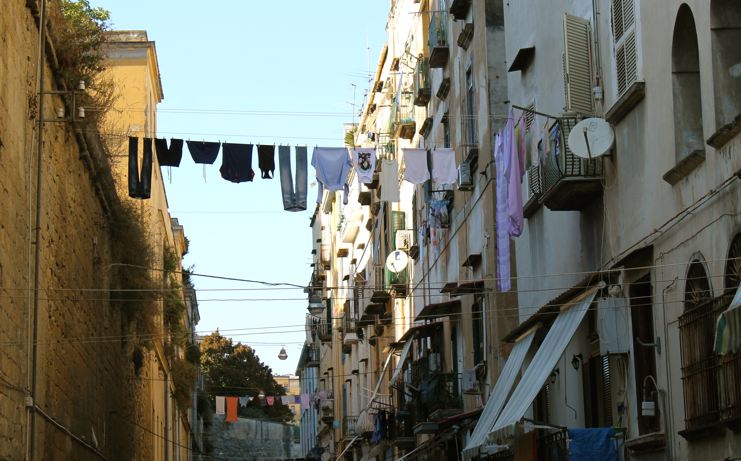 Clotheslines are EVERYWHERE in Naples. 