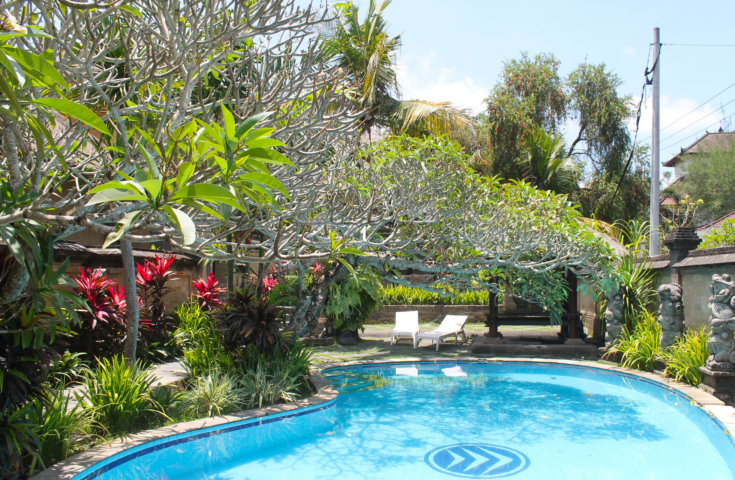 We rented villa (about $18 total a night) at the Taman Dayu villas near Echo Beach and I thoroughly enjoyed walking into our temple-like lodging each day. I never actually used the pool (because why use a pool when the ocean is right down the road?) but I appreciated the view, nonetheless. 
