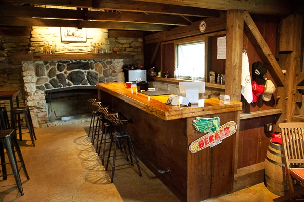 Quaint and cozy. Perfect for a small group.