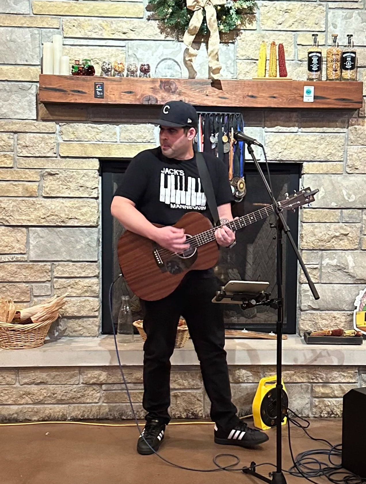 Oaxacan Bourbon Release and First Cigar Night of the Year! Marc McClure + Chuck's Wood Fired Pizza (5-8pm) (Copy)