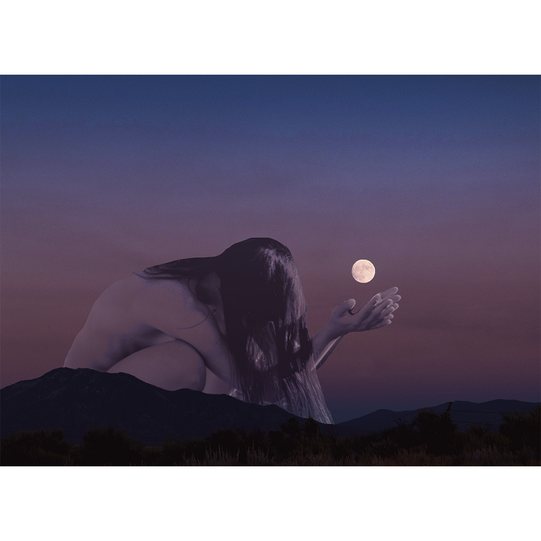 bowing to la lune.png