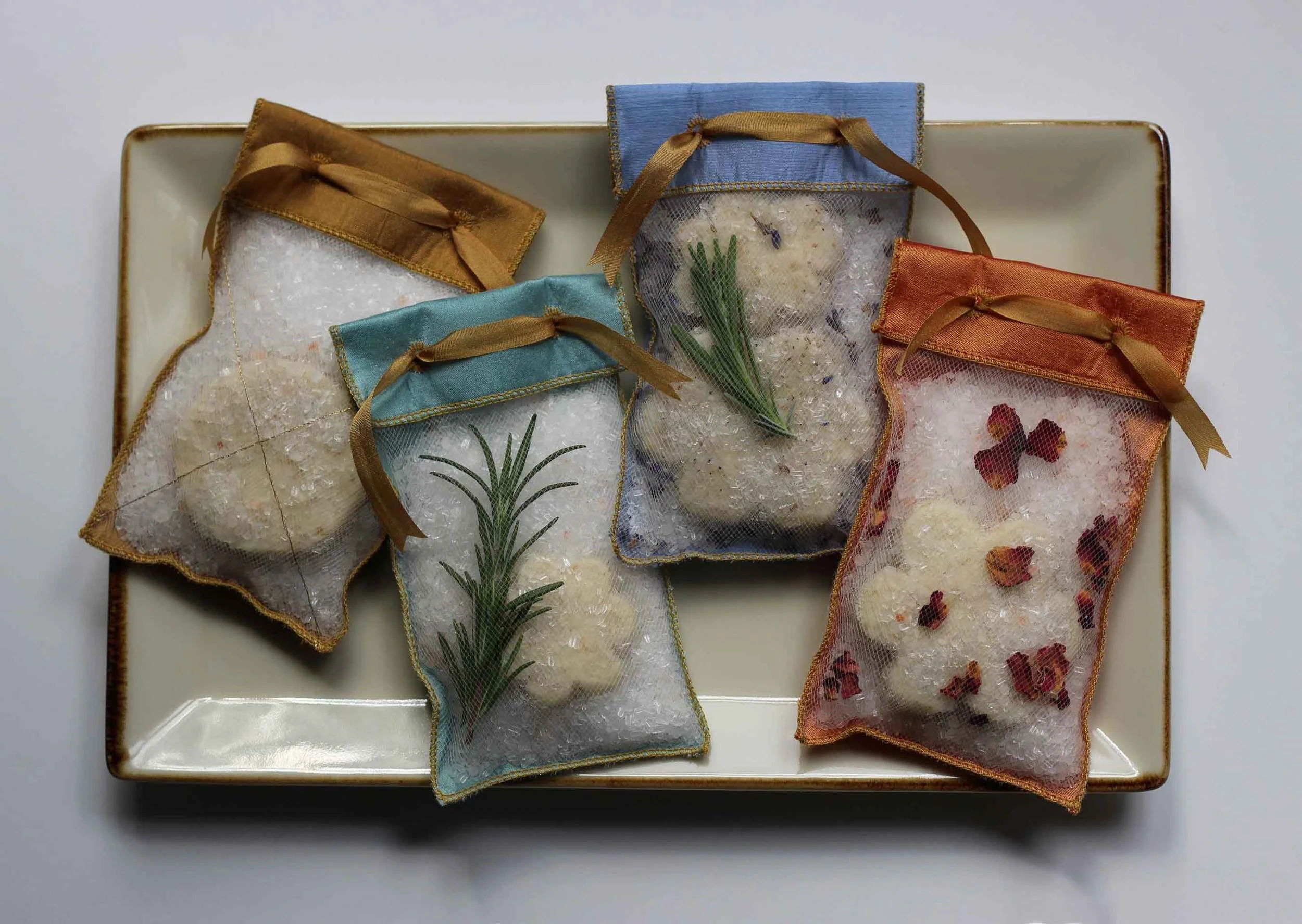 Thread-and-Whisk-4-Soothing-Bath-Sachets.jpg