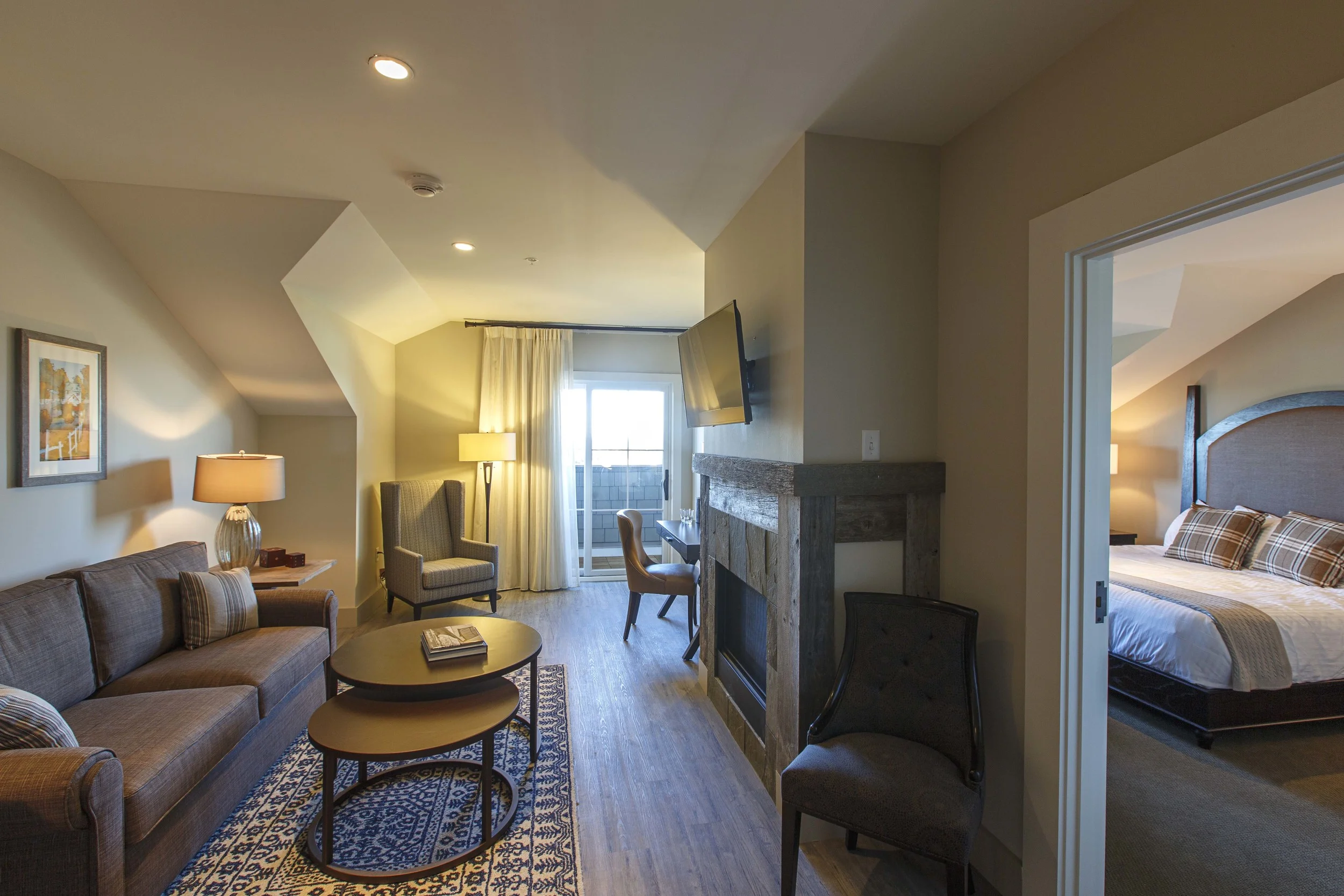 Sunset Suite - Living Room - 3.jpg