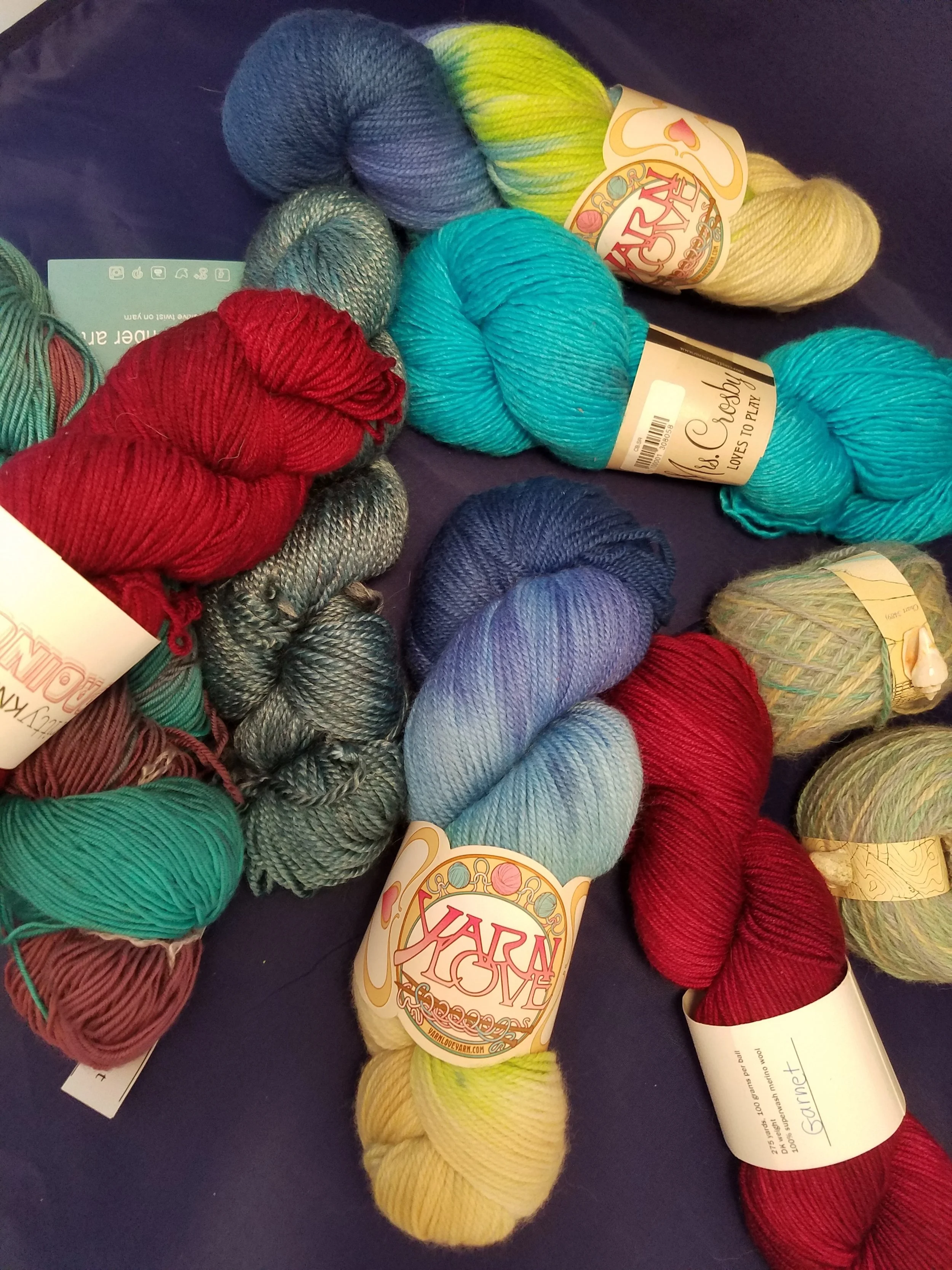 Some yarn, photographed in the light box. mmmmmmm