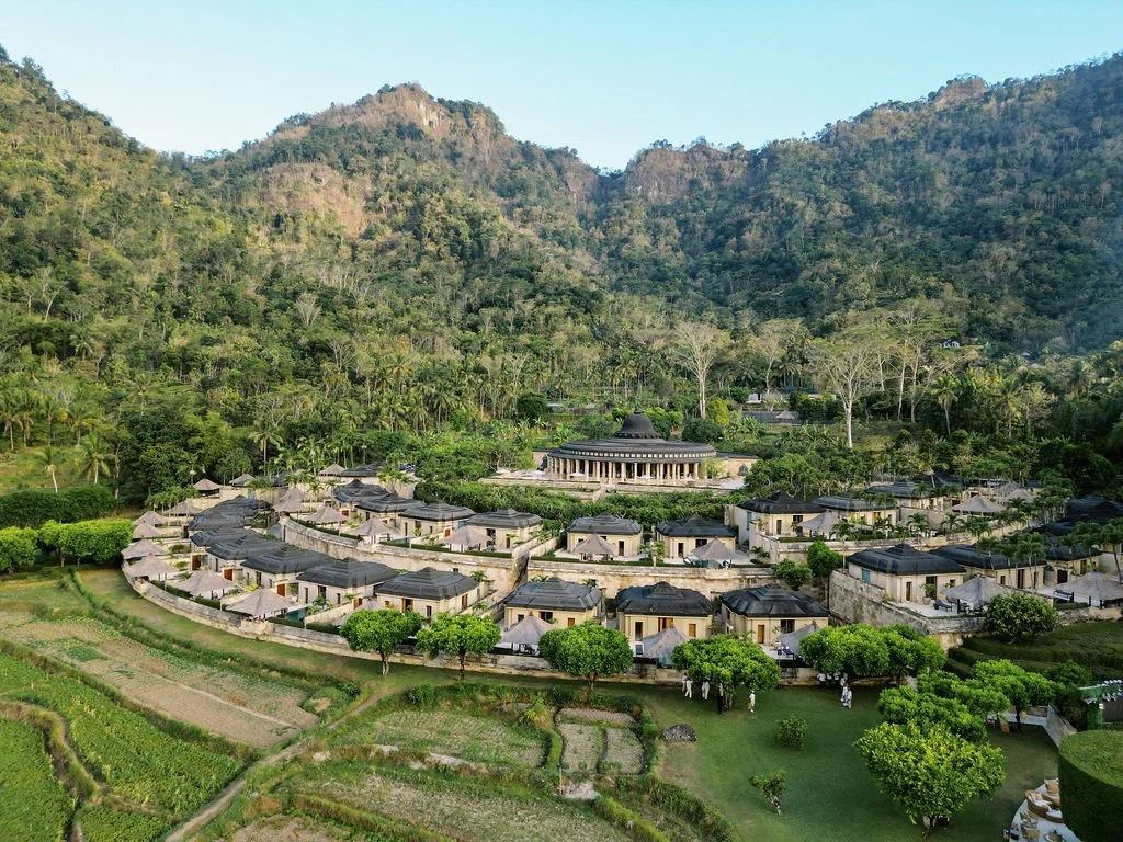 Luxury Black Tie Wedding in Central Java at Amanjiwo
