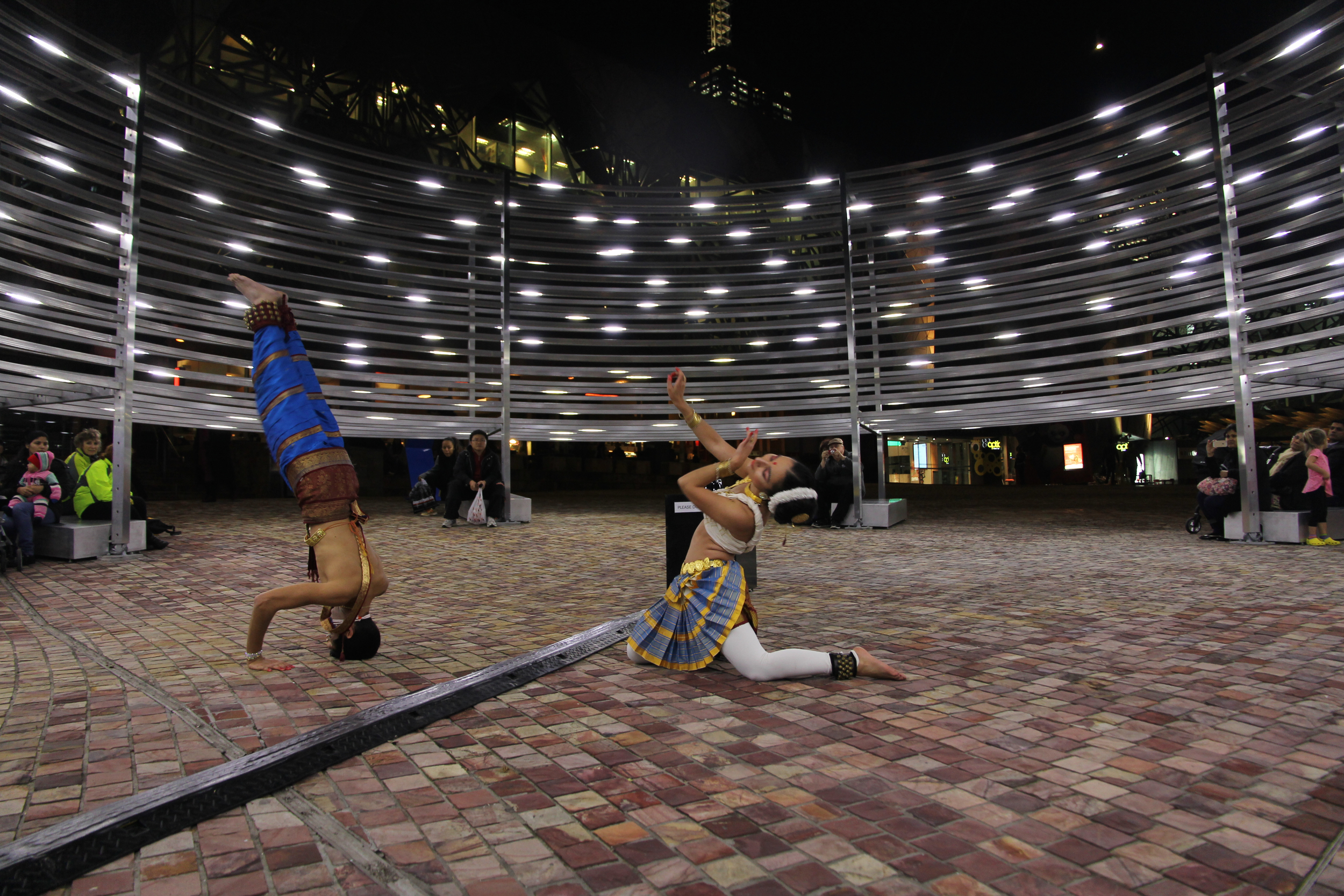 LIGHT IN WINTER FESTIVAL Site-specific performance MELBOURNE, AUSTRALIA