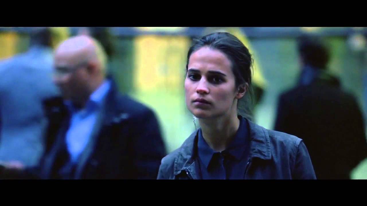 Alicia Vikander's character looking concerned.