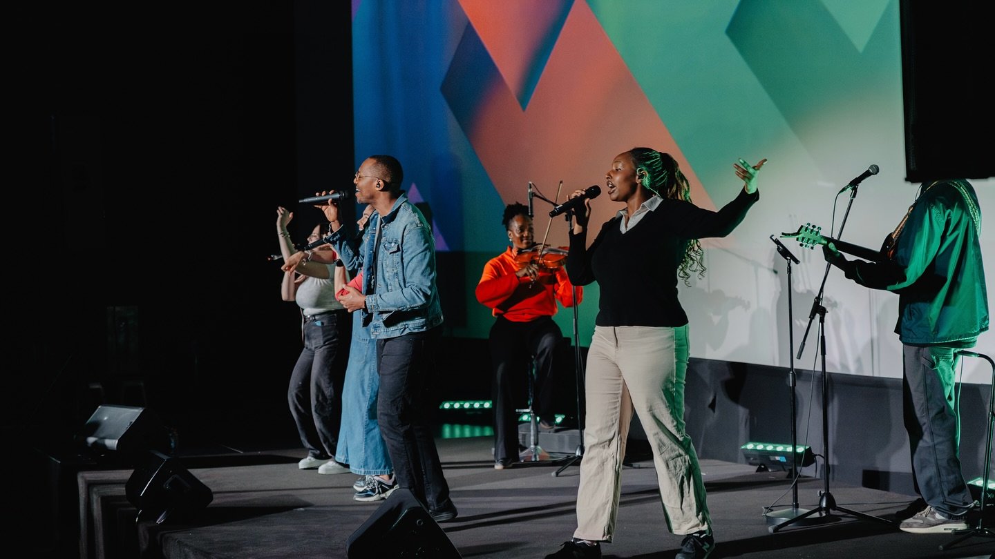 What an awesome weekend we had at church! 🙌

//

Quel merveilleux week-end nous avons pass&eacute; &agrave; l&rsquo;&eacute;glise! 🙌