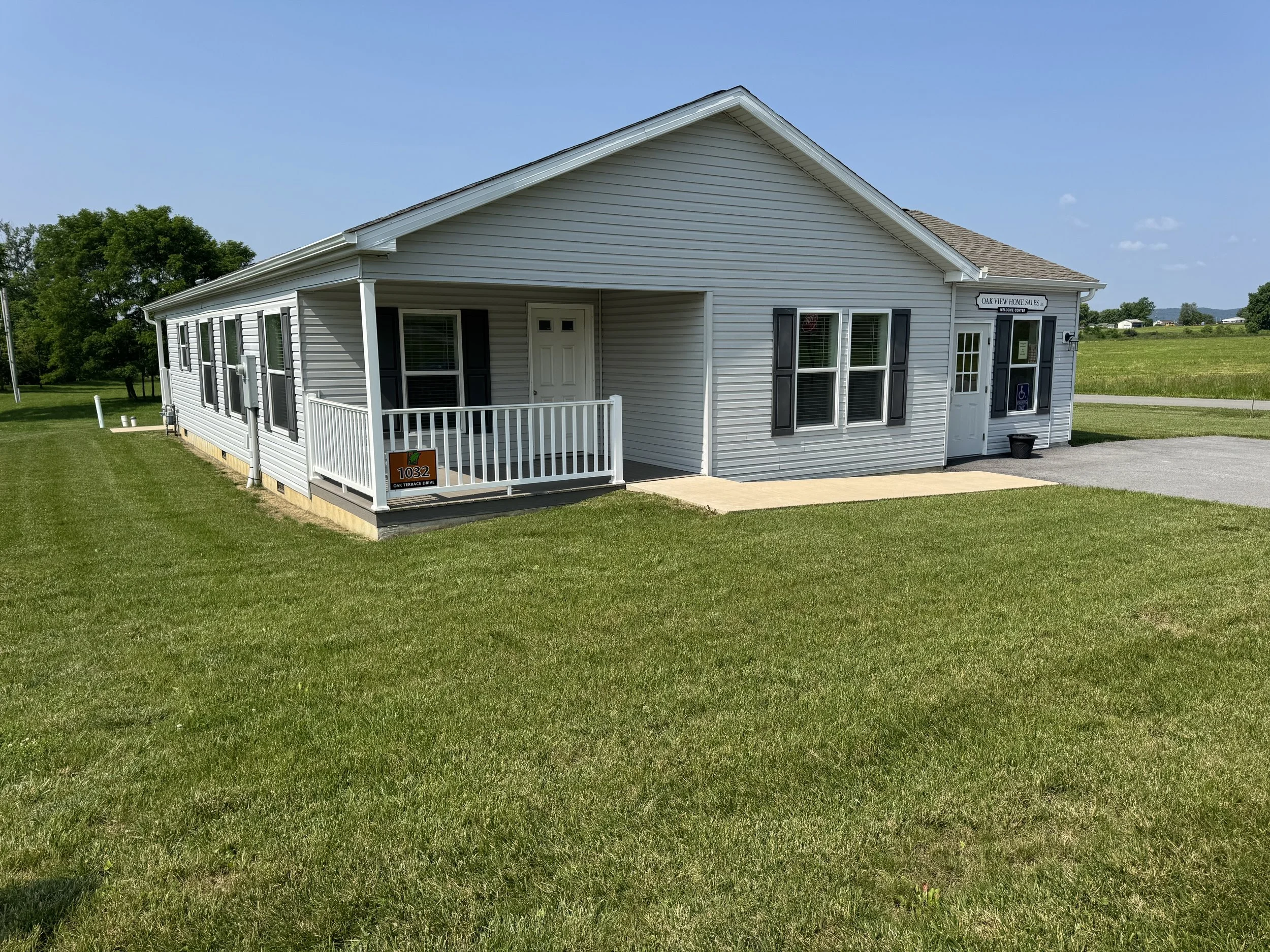 1032 Oak Terrace-01.jpeg