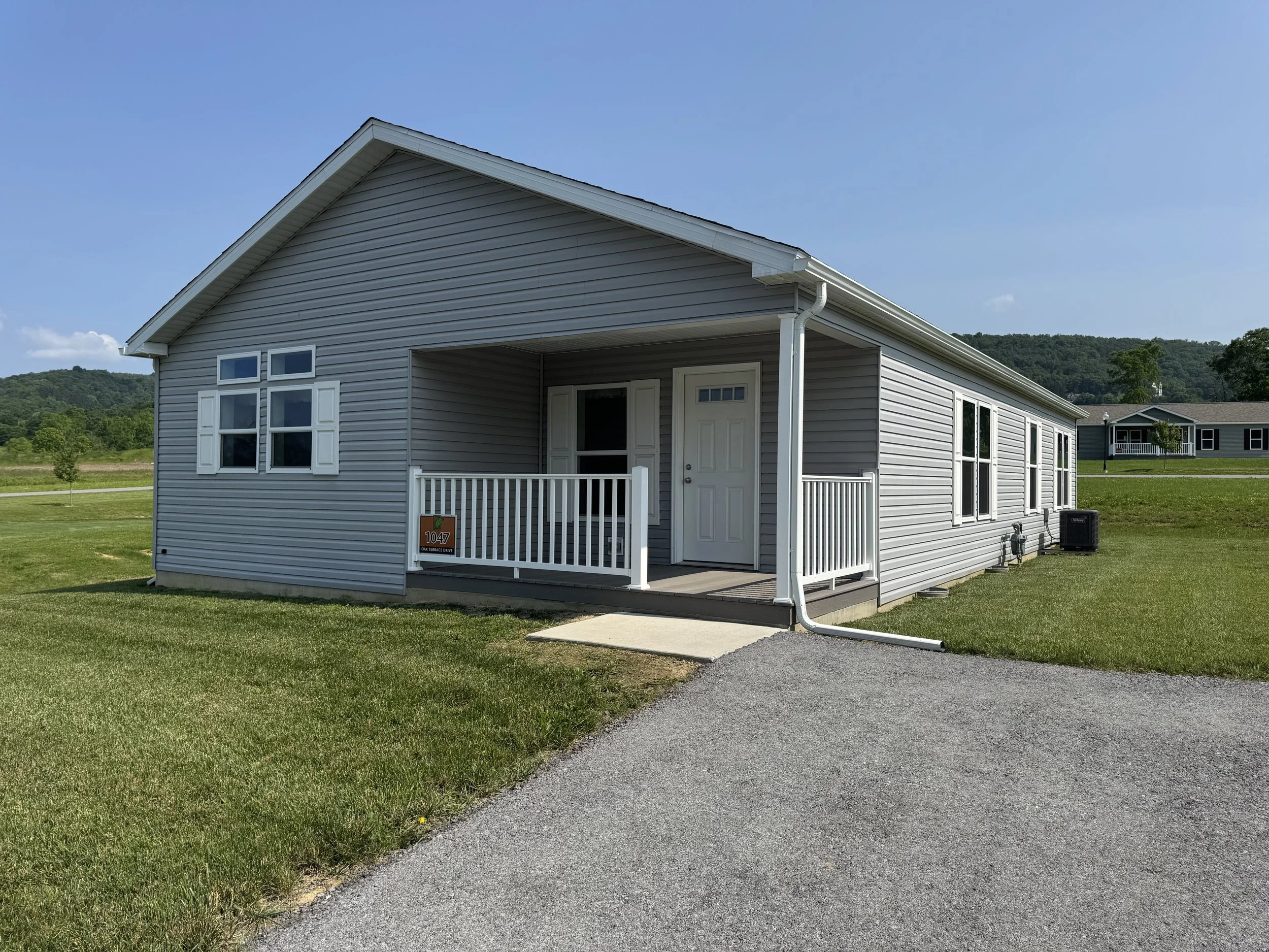 1047 Oak Terrace.jpeg