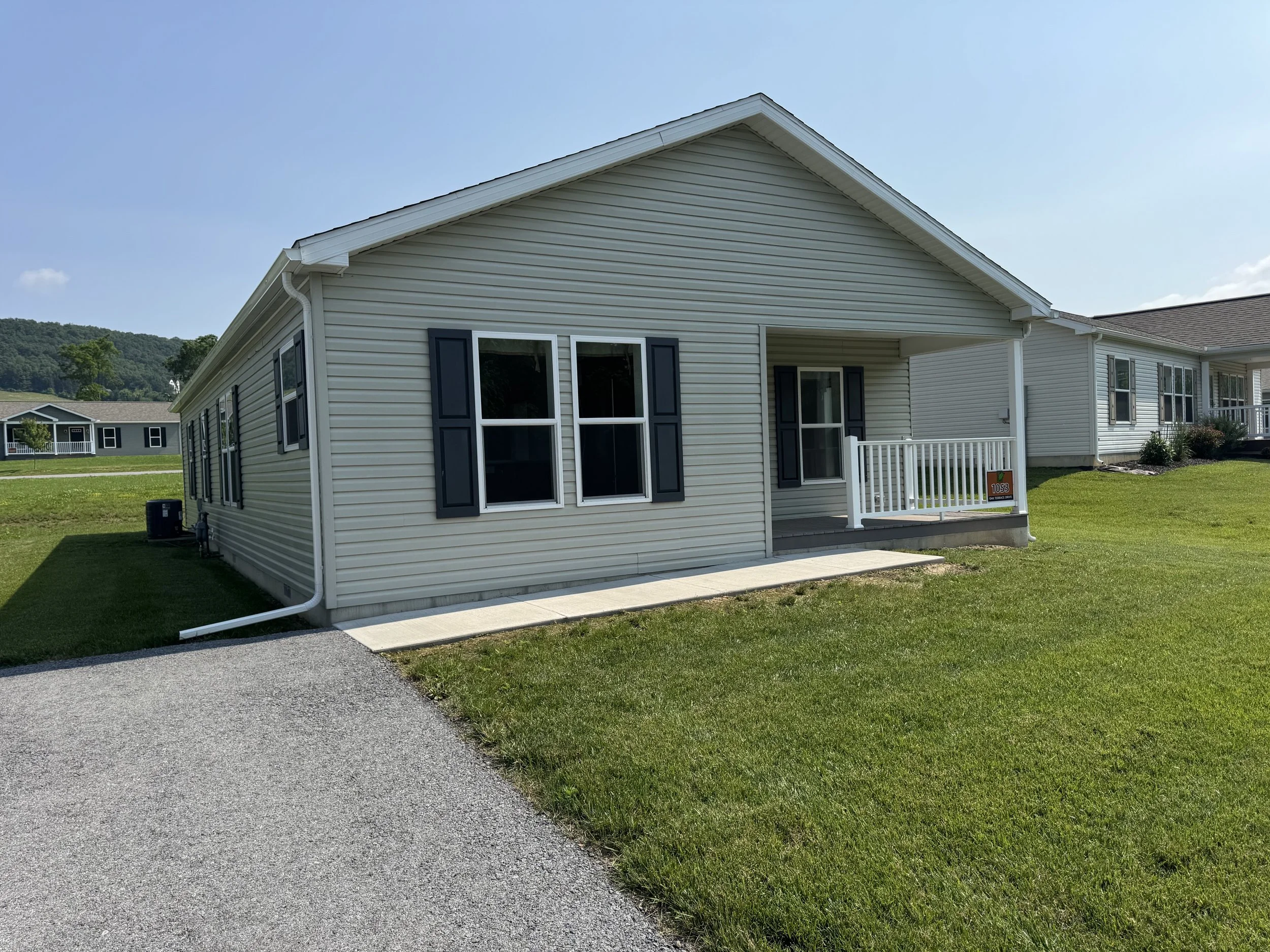 1053 Oak Terrace.jpeg