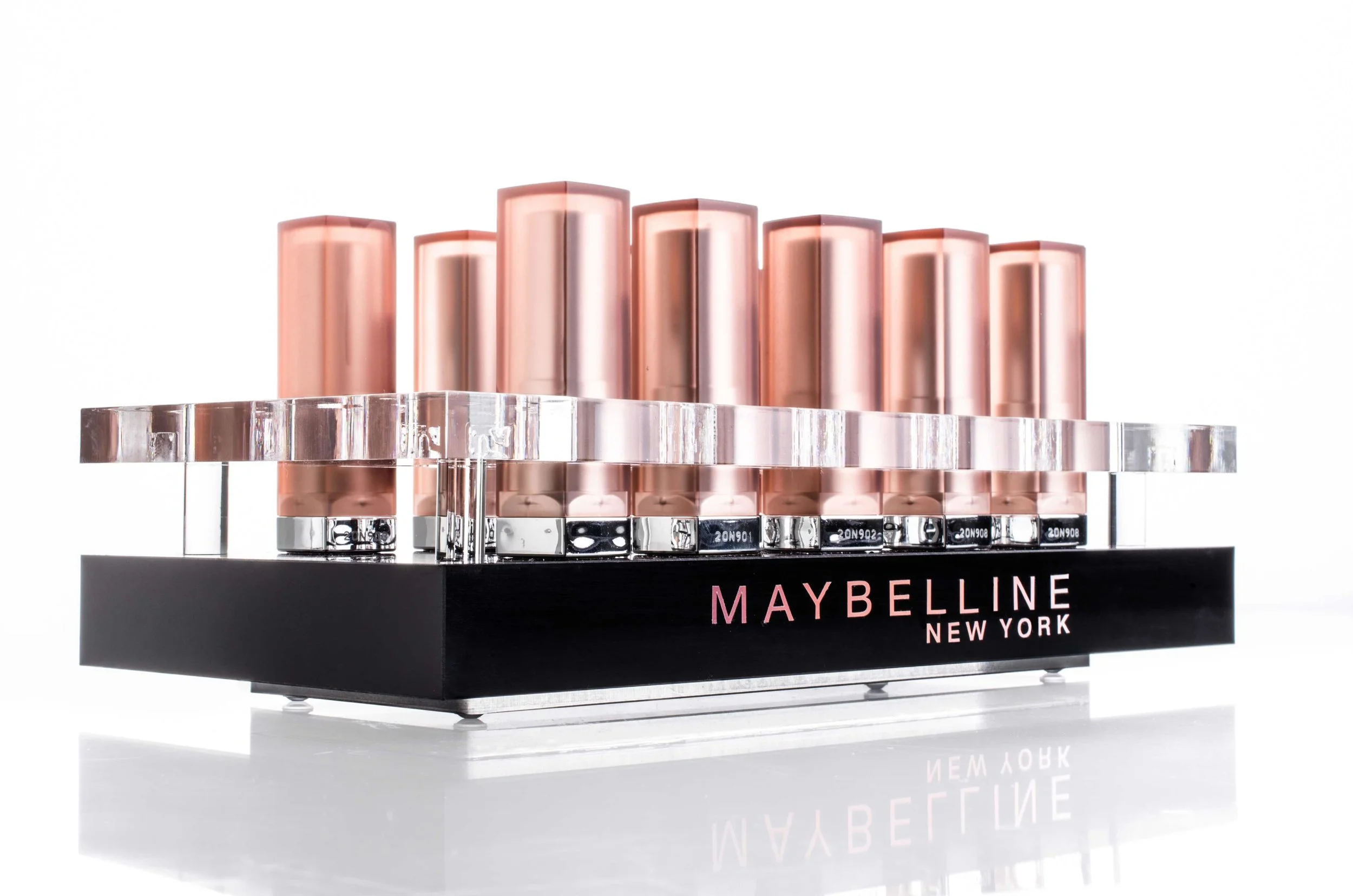 Custom_Luxury_Beauty_Displays_1.jpg