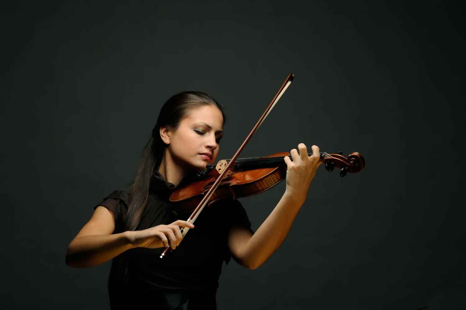 violinist-182738554_4256x2832.jpeg