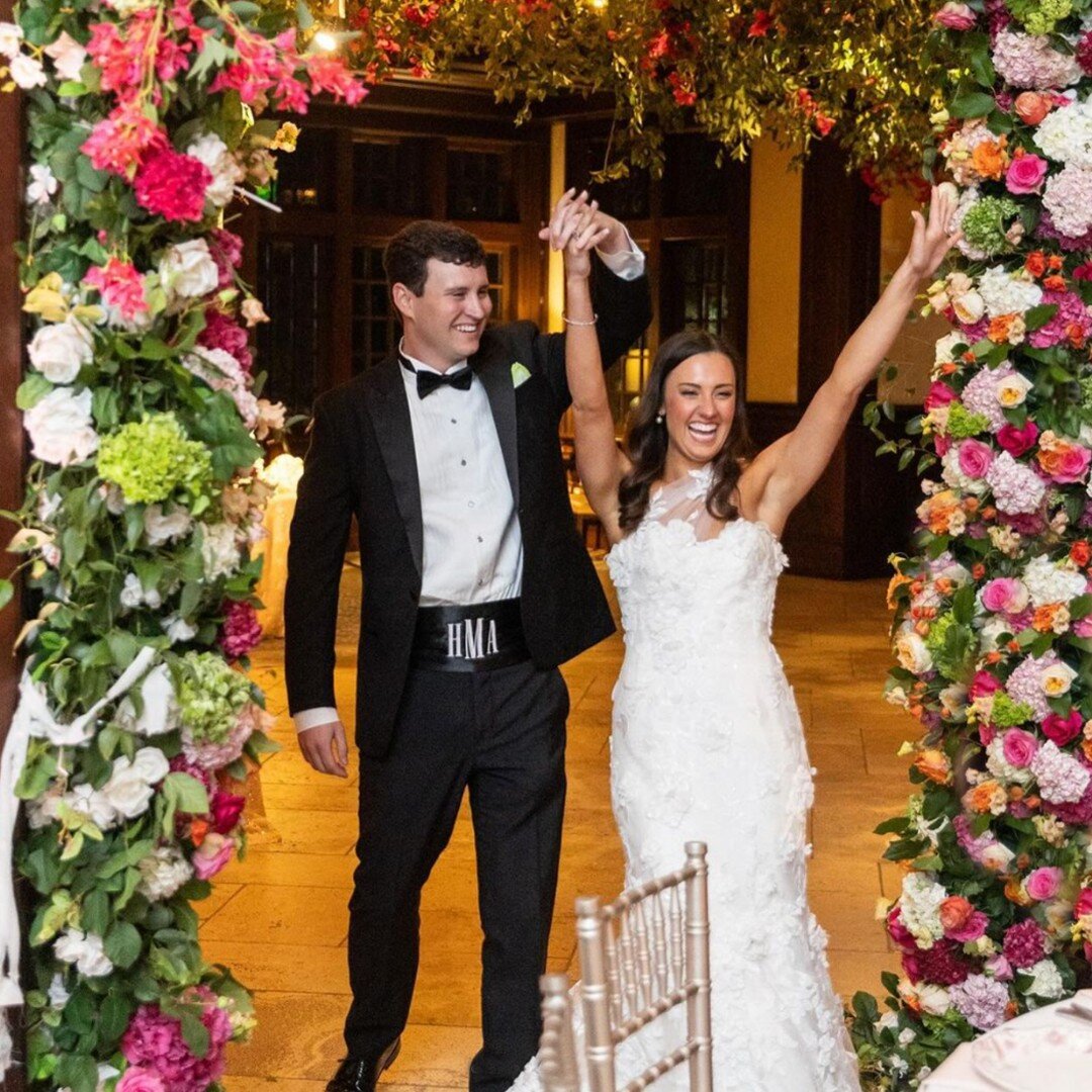 THE ETHERIAL BRIDE

Today's @romonakevezacollection Bride, Whitney @whitwmckenna looks gorgeous in a Romona Keveza Pearl Illusion one-shoulder embroidered floral lace gown featuring a fluted skirt and scattered crystal beaded detailing and @swarovski