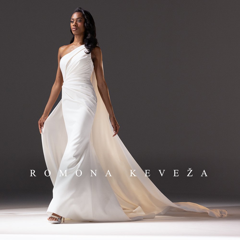 @romonakevezacollection BRIDAL SPRING 2025

Pearl gown made of silk crepe, featuring a draped one-shoulder bodice spilling into a fluted skirt with dramatic tails.

#romonakeveza #romonakevezacollection #spring2025bridal #newyork #newyorkbridal #luxu
