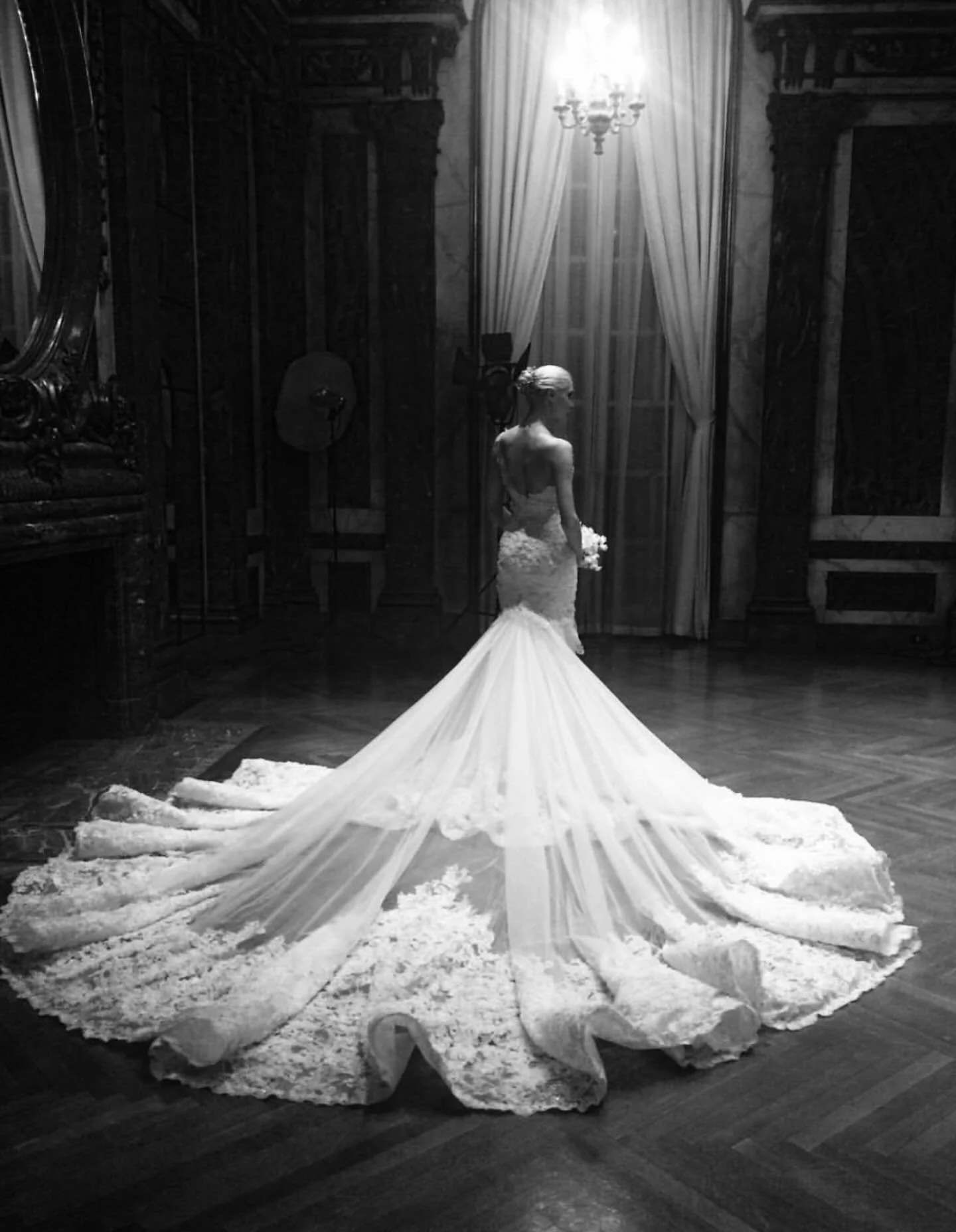 Some bridal gowns stay in your memory forever&hellip;..
#romonakeveza #romonakevezacollection #romonakevezabride