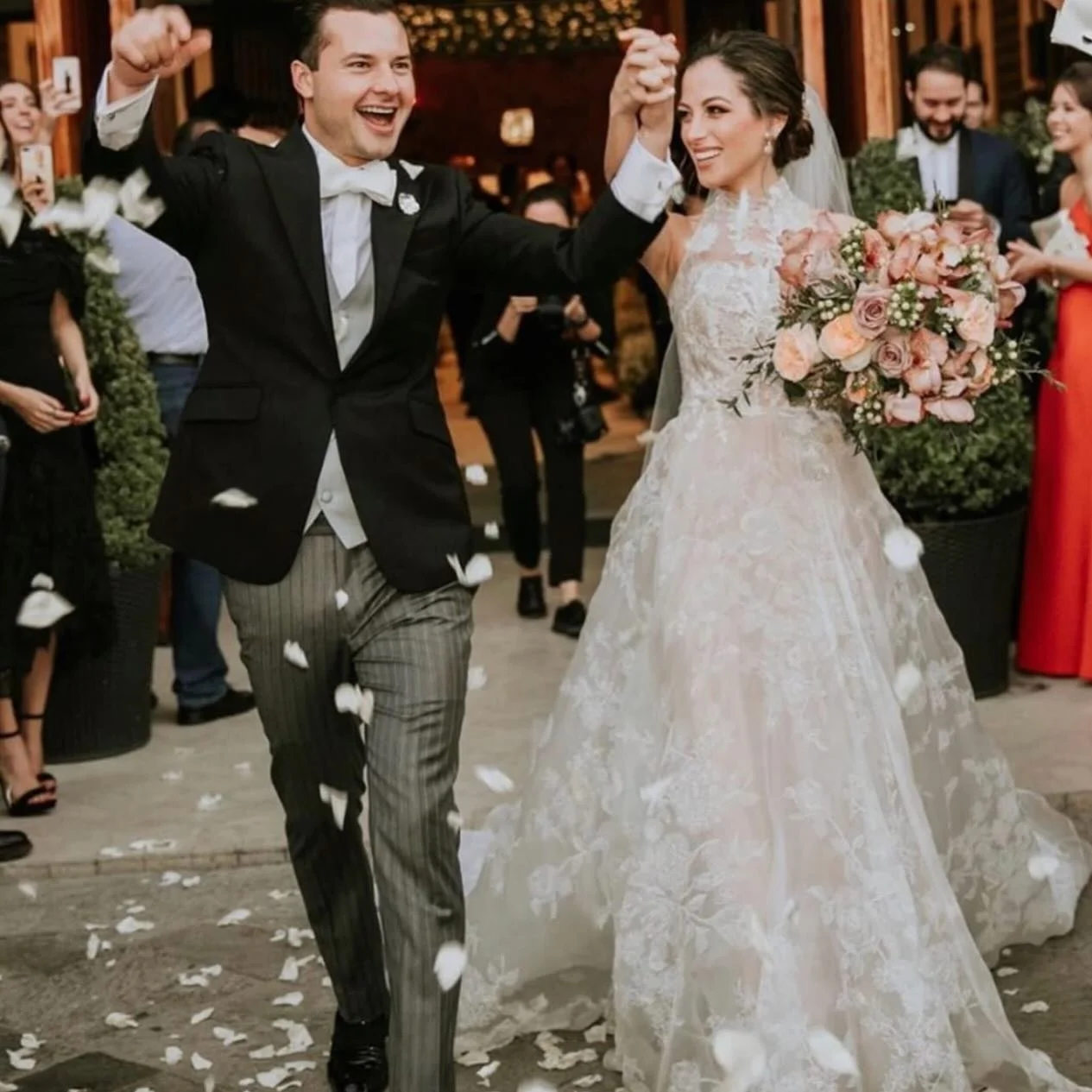 Here&rsquo;s to Elegance
#romonakevezabridal #romonakeveza #romonakevezacollection